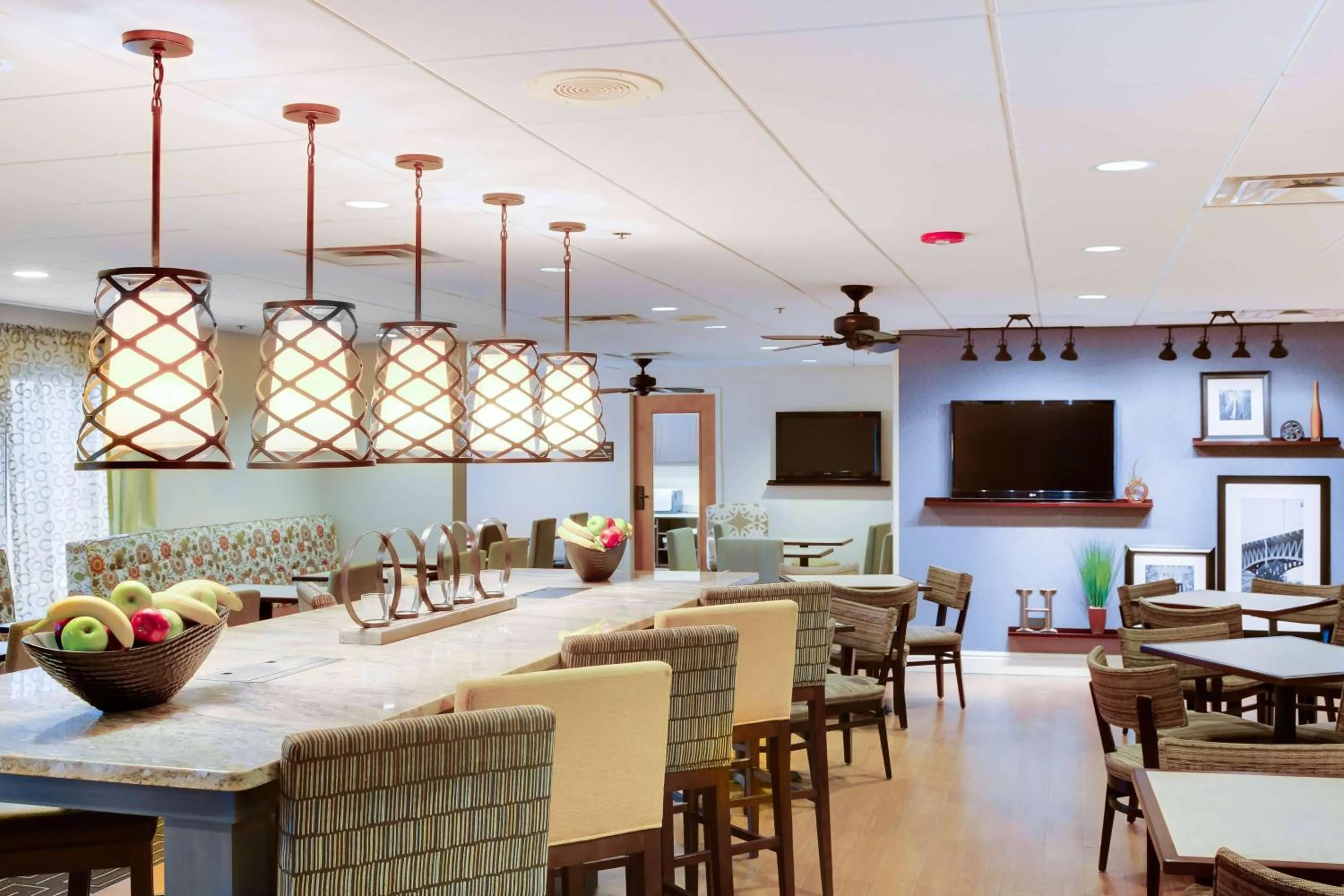 Restaurant/places to eat in Wingate by Wyndham Cranberry