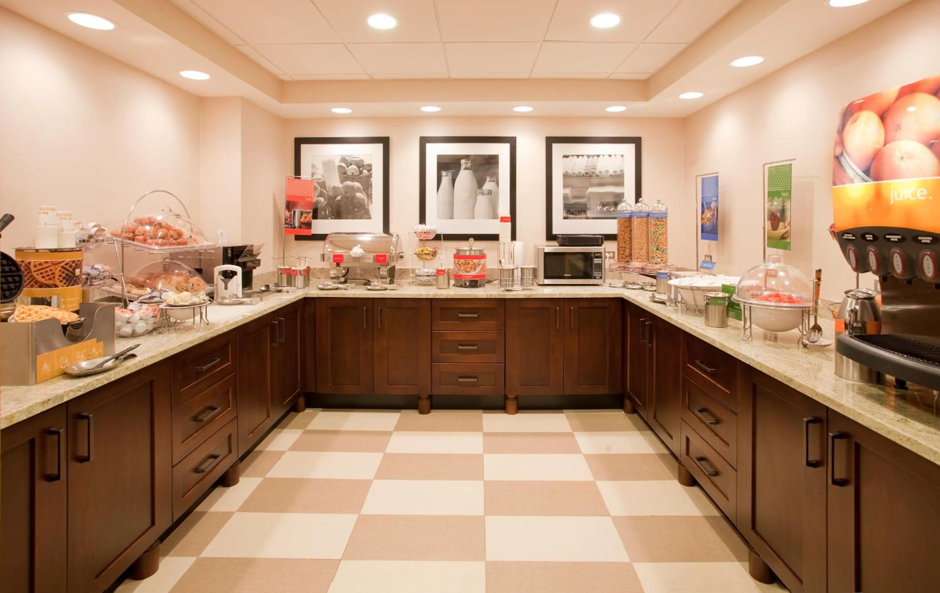 Buffet breakfast in Wingate by Wyndham Cranberry