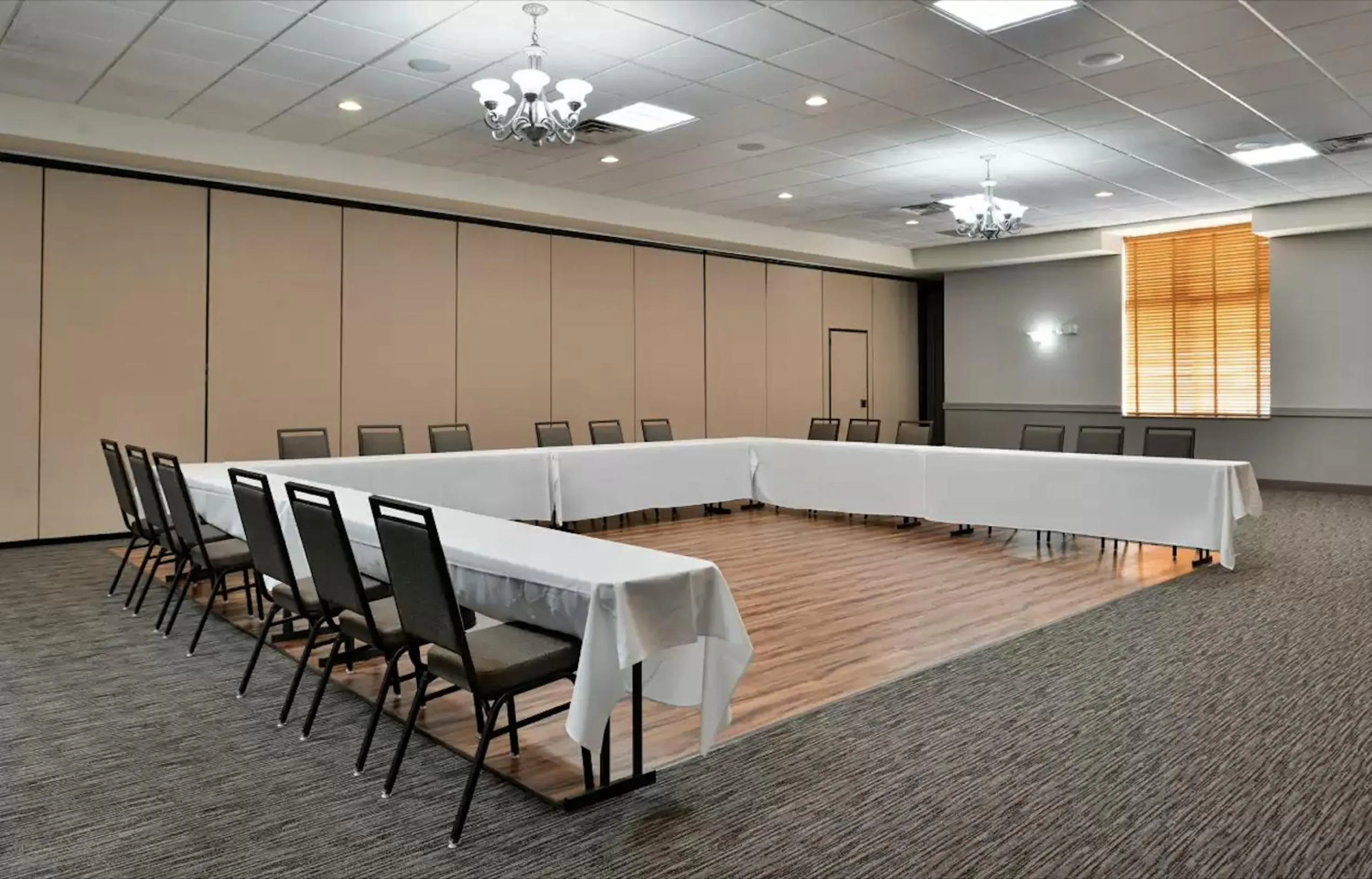 Comfort Inn & Suites Madison North