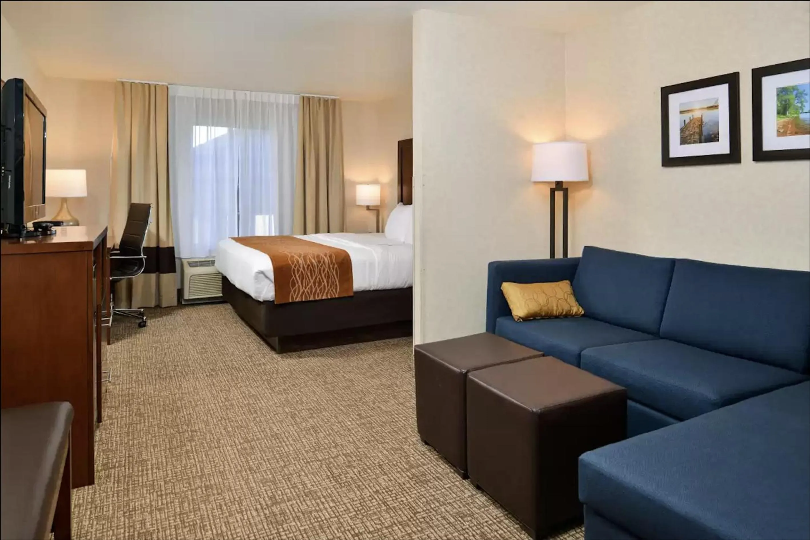 Bed in Comfort Inn & Suites Madison North