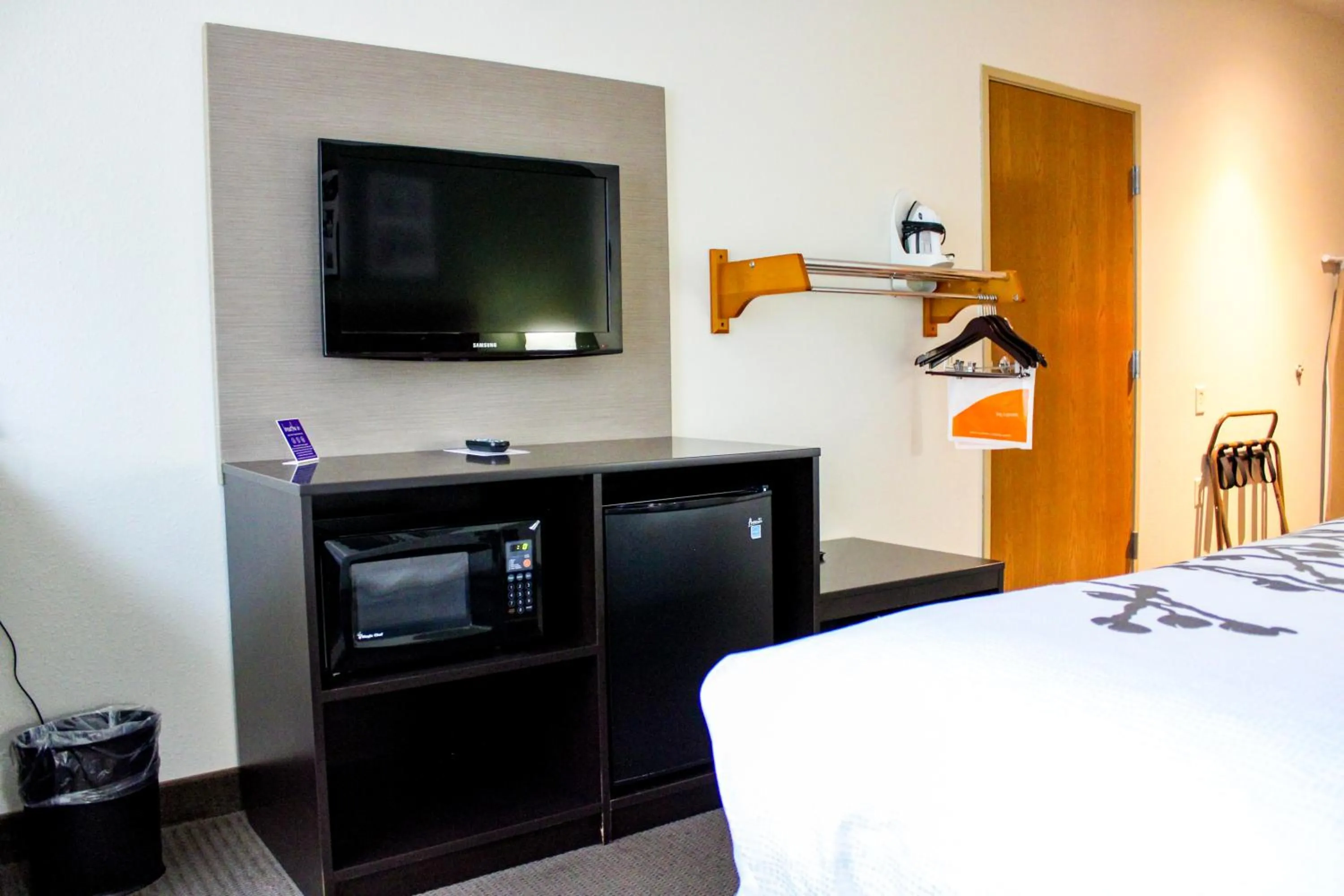 Bed in Sleep Inn & Suites Conference Center Eau Claire North