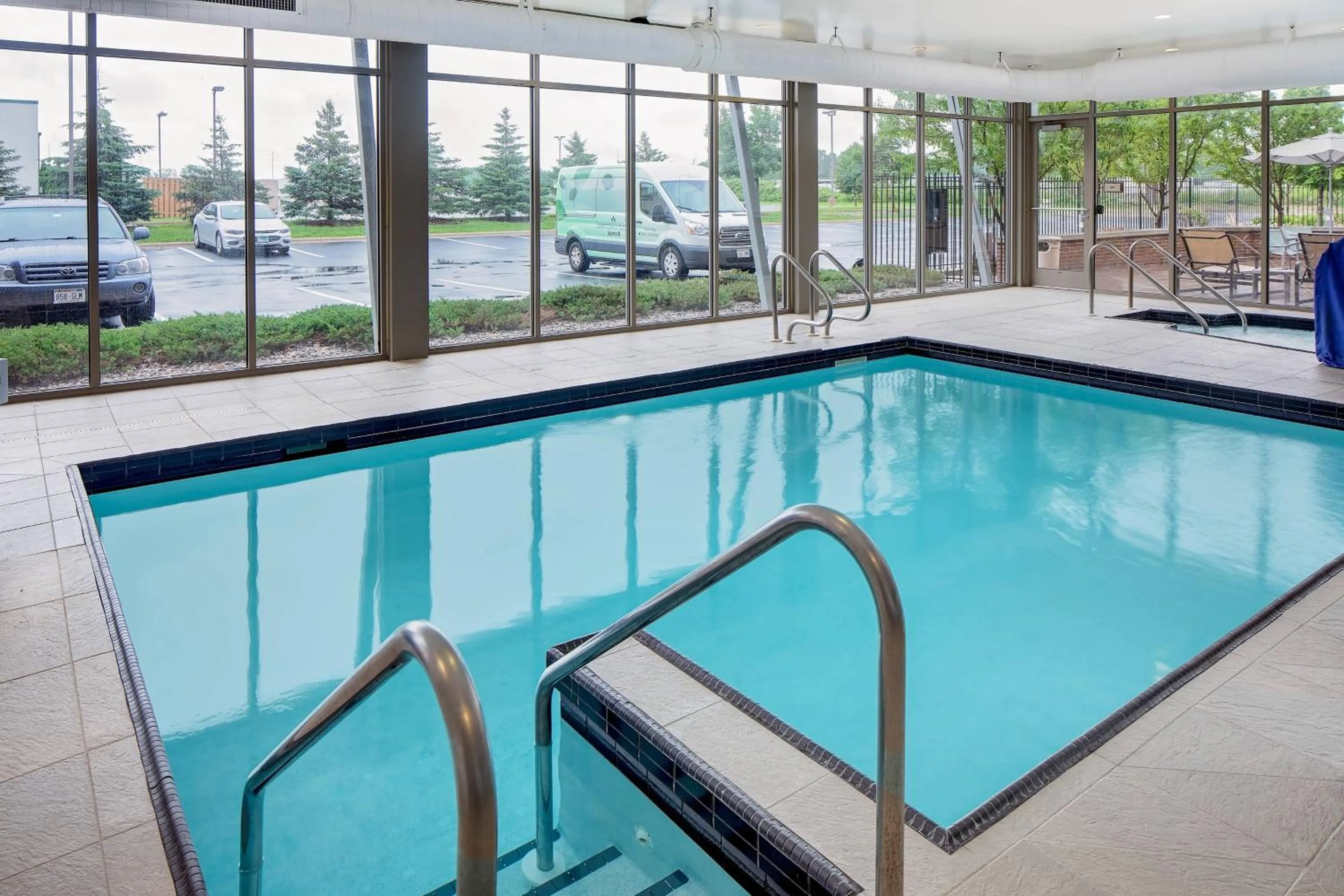 Swimming pool in SpringHill Suites by Marriott Green Bay