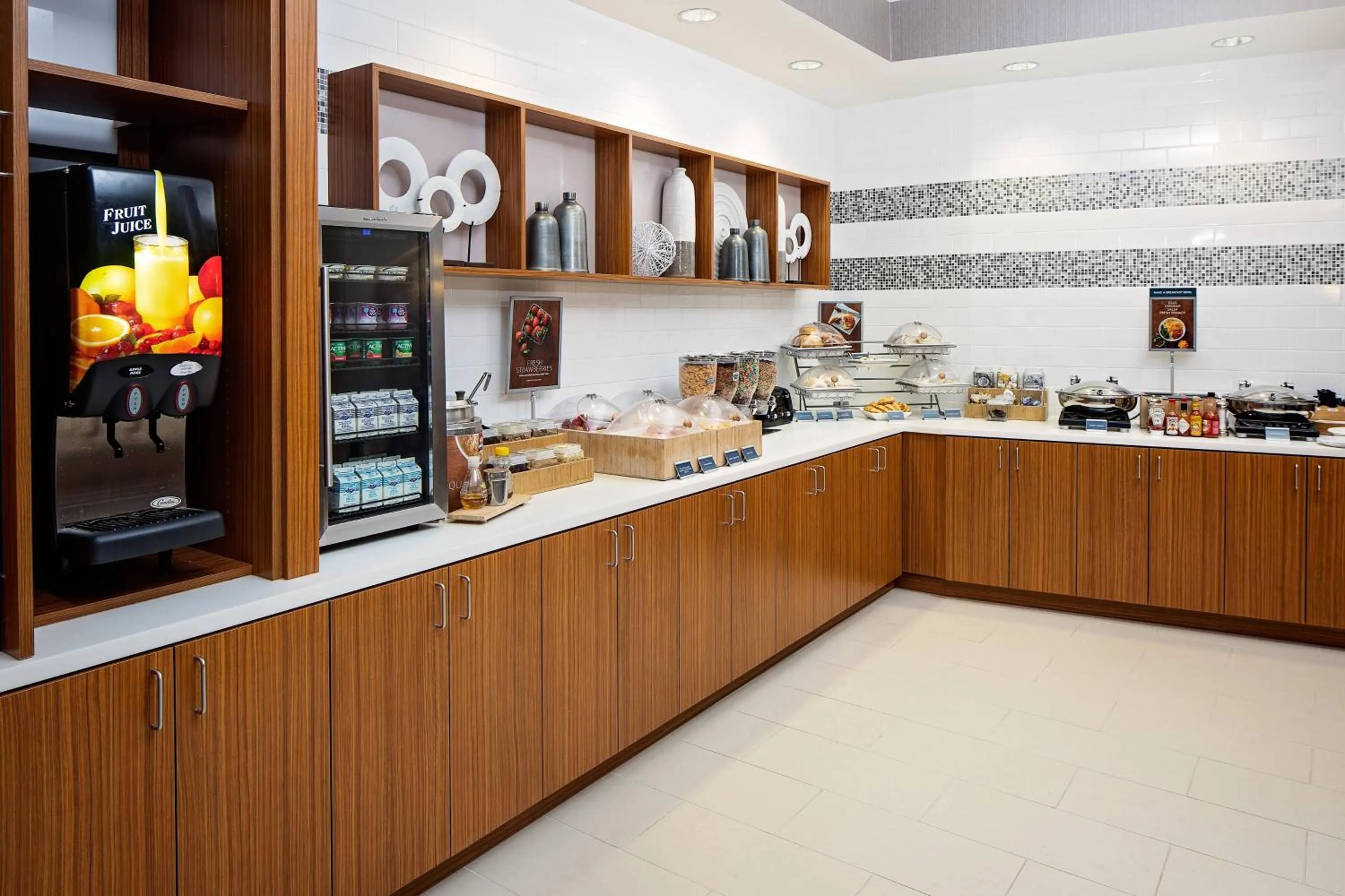 Breakfast in SpringHill Suites by Marriott Green Bay