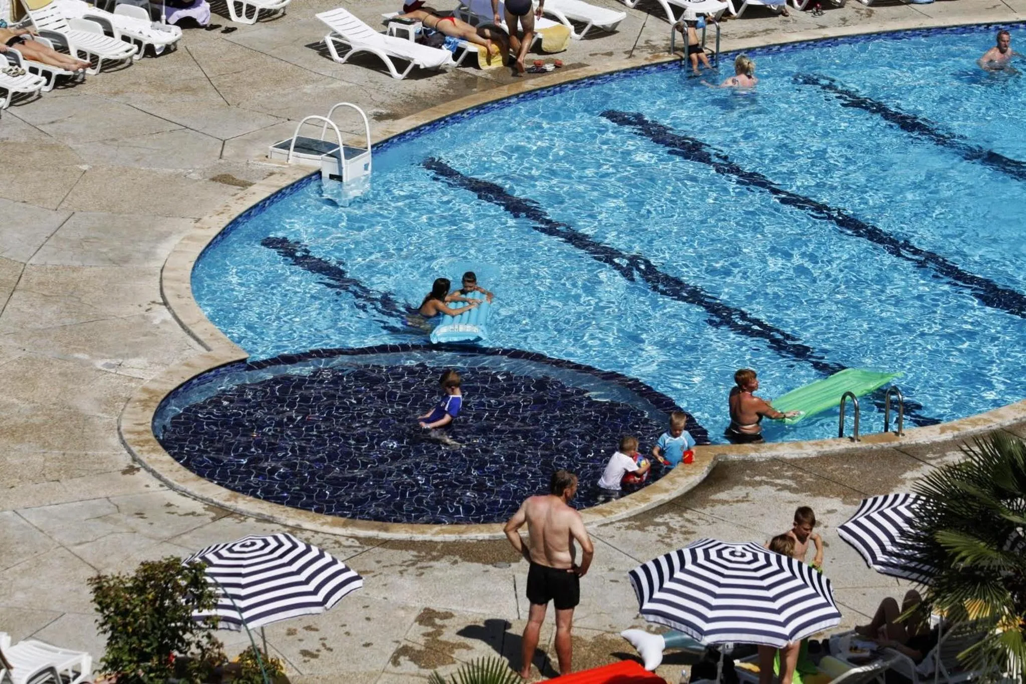 Swimming pool in Park Hotel Perla