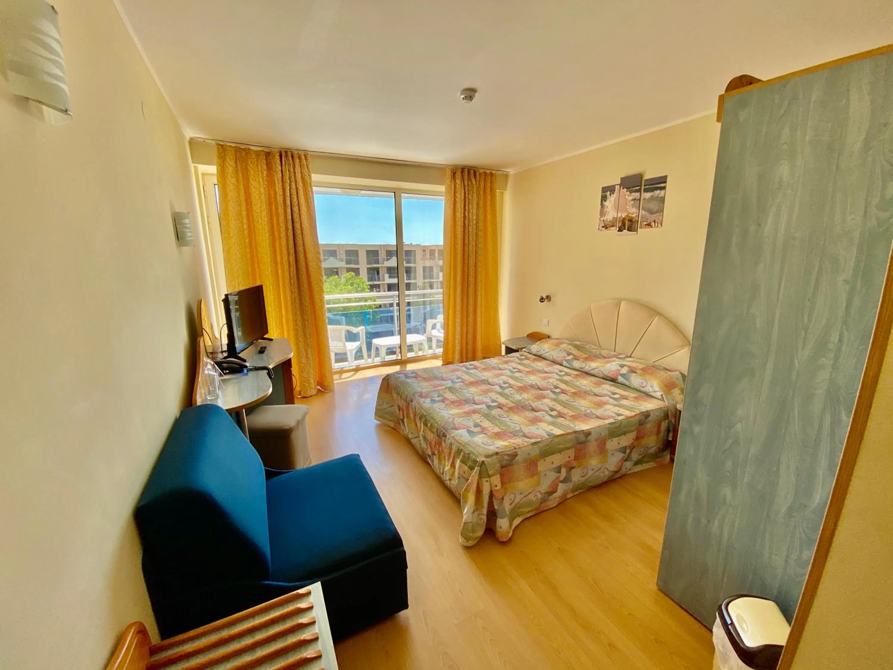 View (from property/room), Bed in Park Hotel Perla