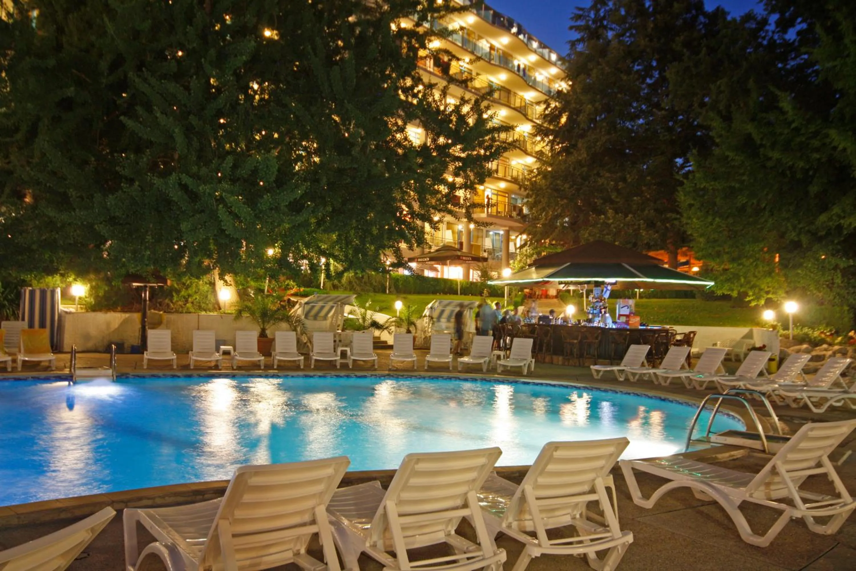 Swimming pool in Park Hotel Perla