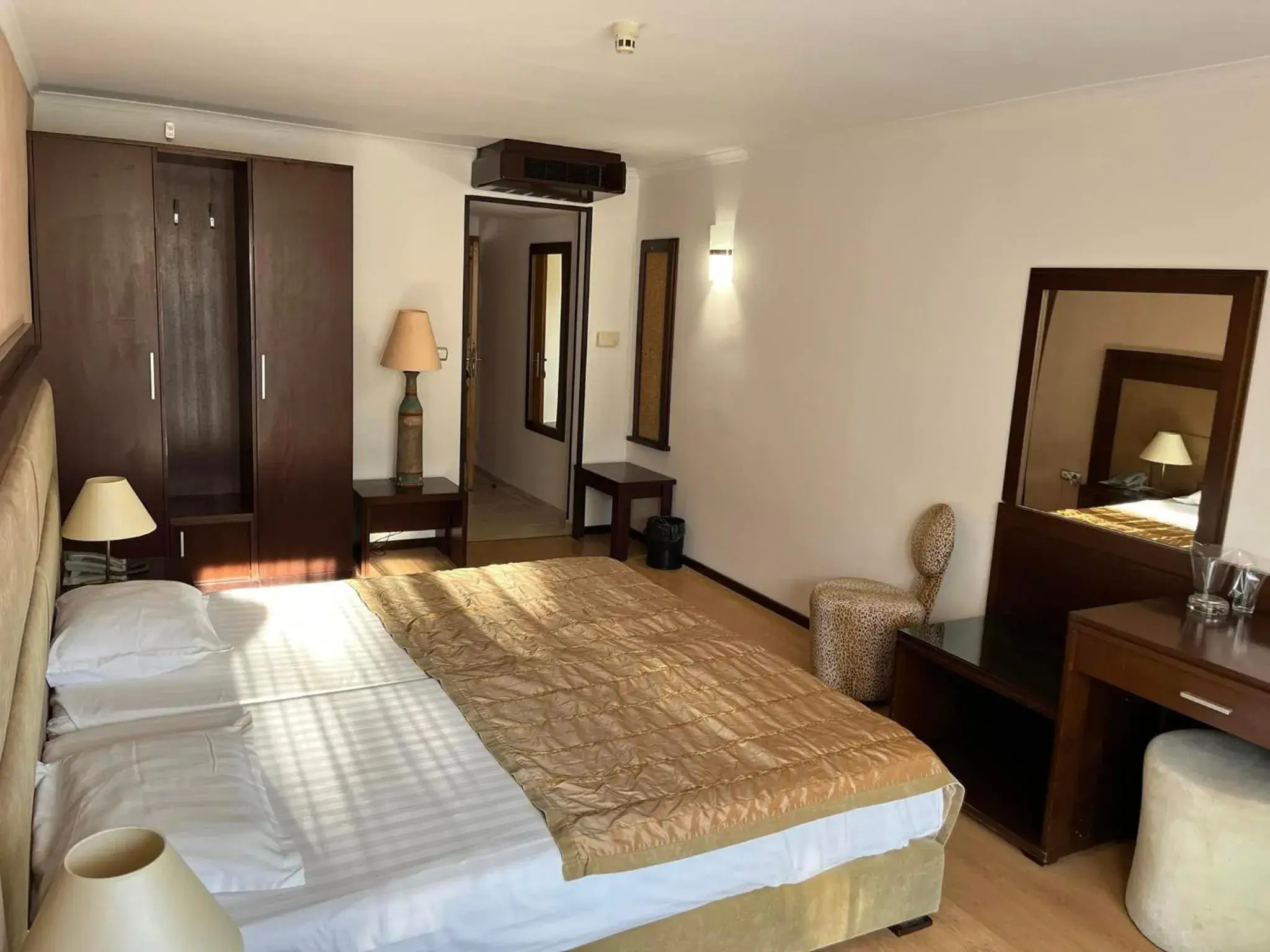 Standard Double or Twin Room with Balcony (2 Adults + 1 Child) in Park Hotel Perla Standard Double or Twin Room with Balcony (2 Adults + 1 Child) in Park Hotel Perla