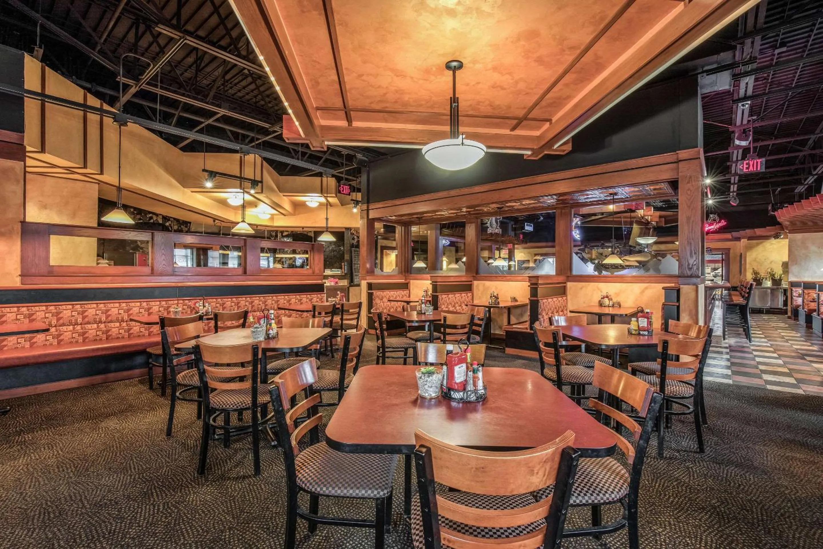 Restaurant/places to eat in Clarion Hotel and Convention Center Baraboo