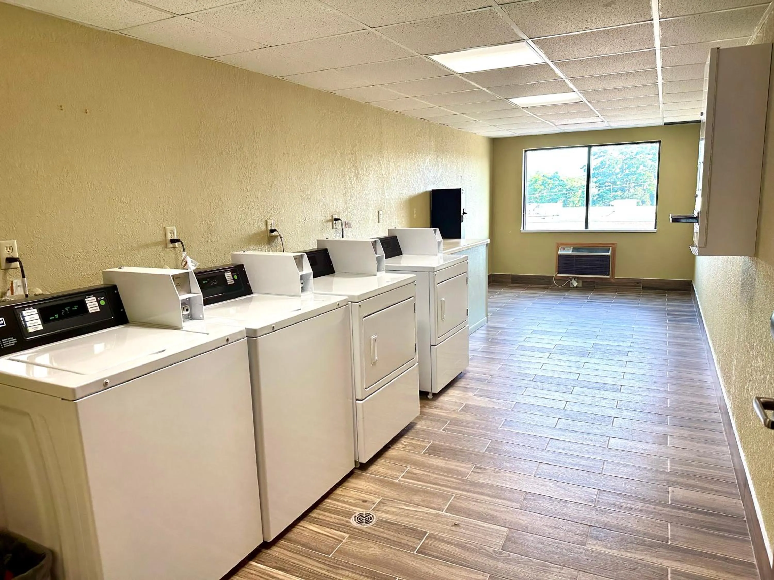 laundry in Clarion Hotel and Convention Center Baraboo