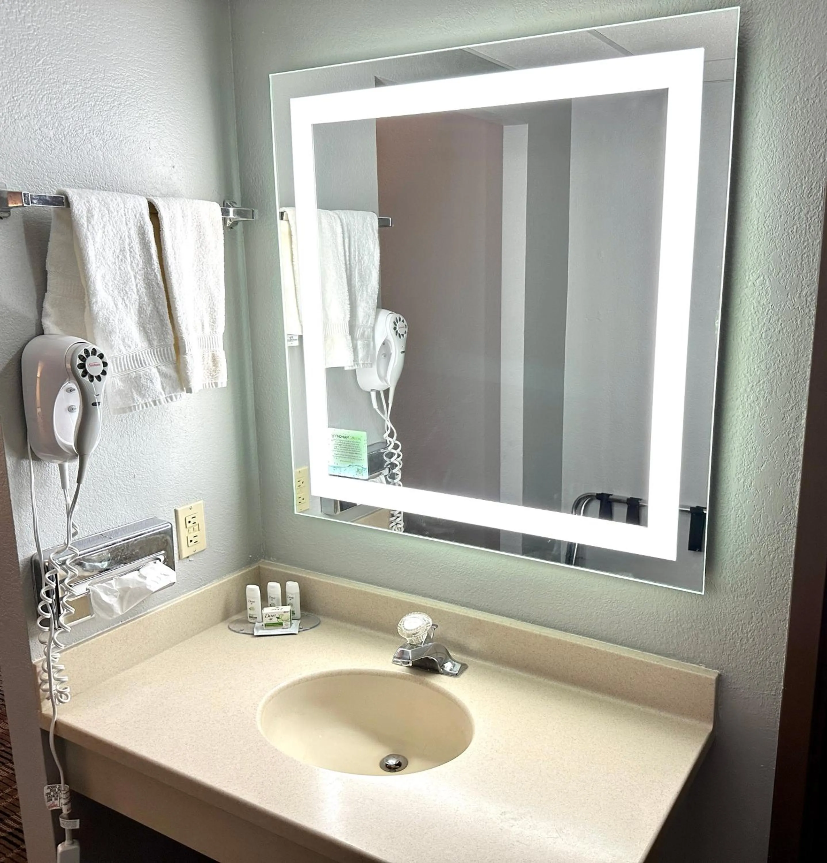 Bathroom in Clarion Hotel and Convention Center Baraboo