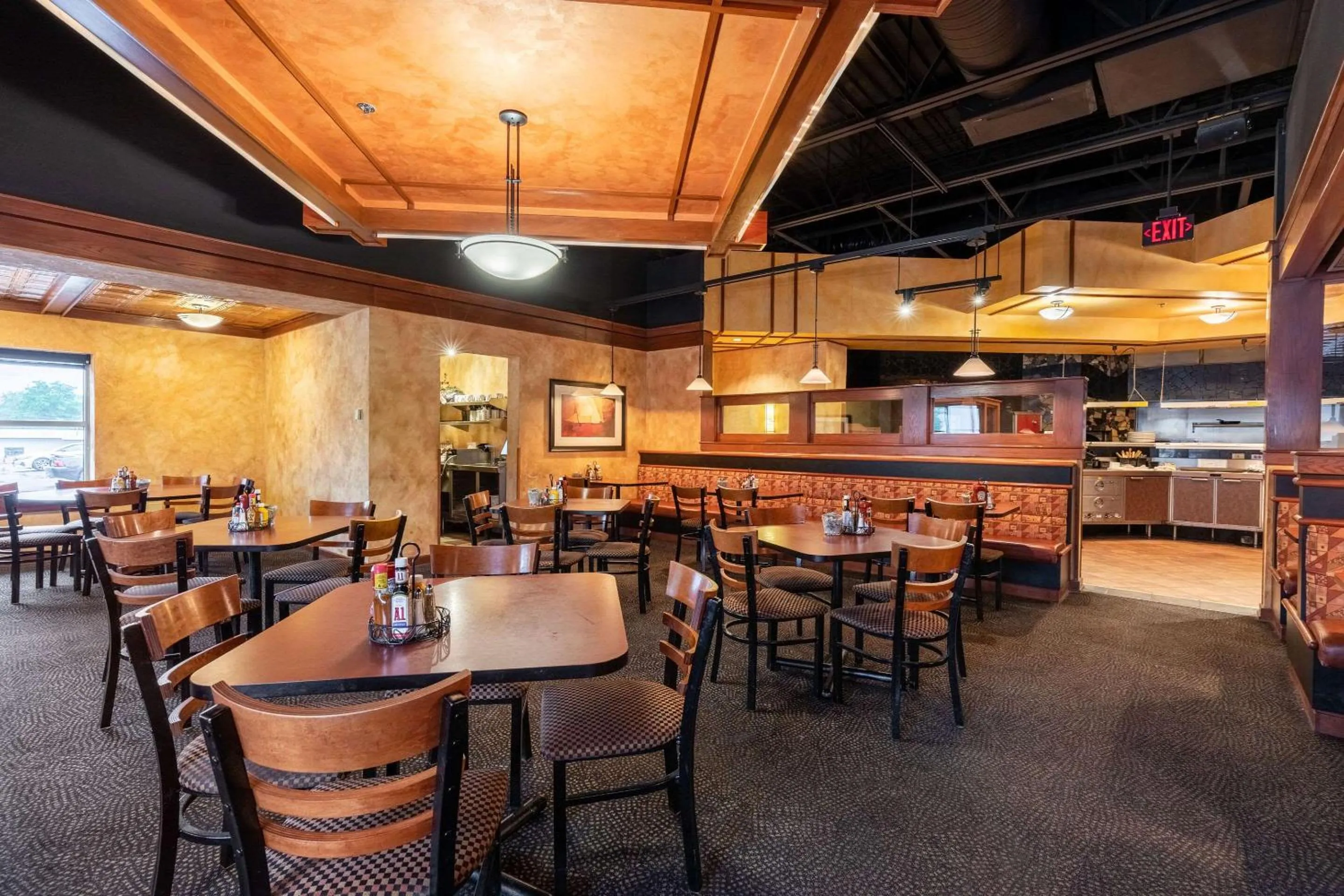 Restaurant/places to eat in Clarion Hotel and Convention Center Baraboo