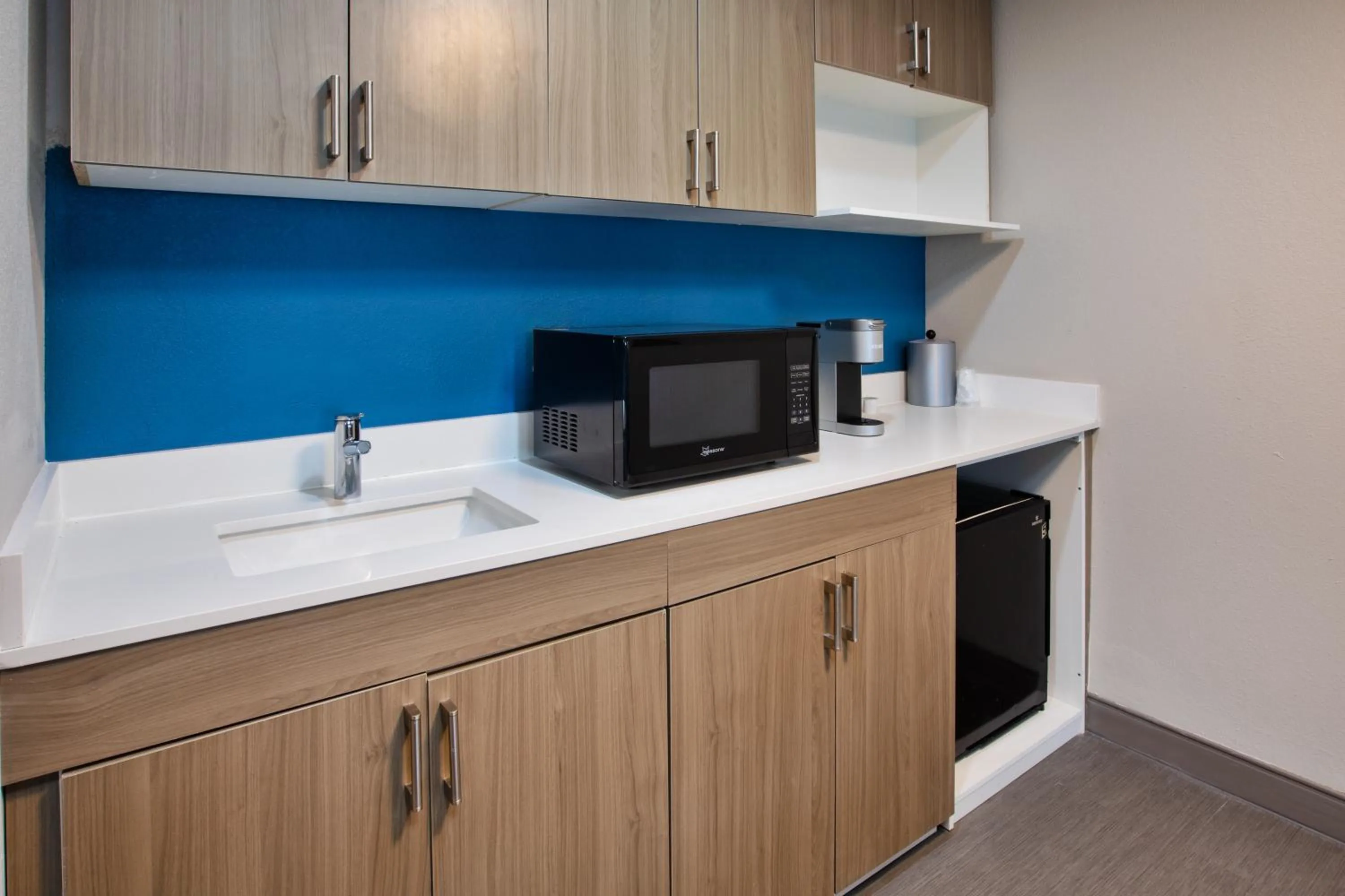 minibar in Holiday Inn Express & Suites Milwaukee NW - Park Place by IHG