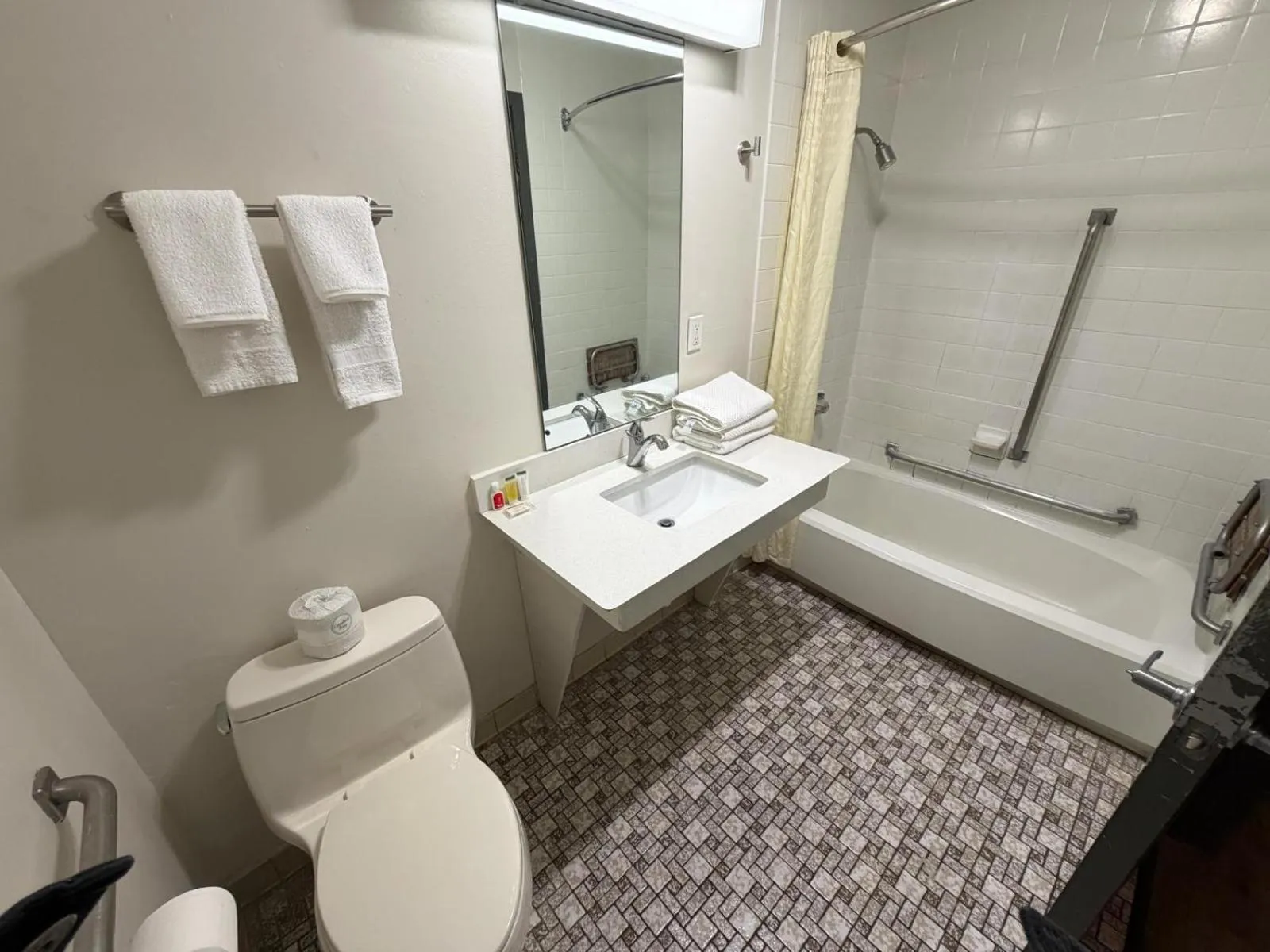 University Inn & Suites