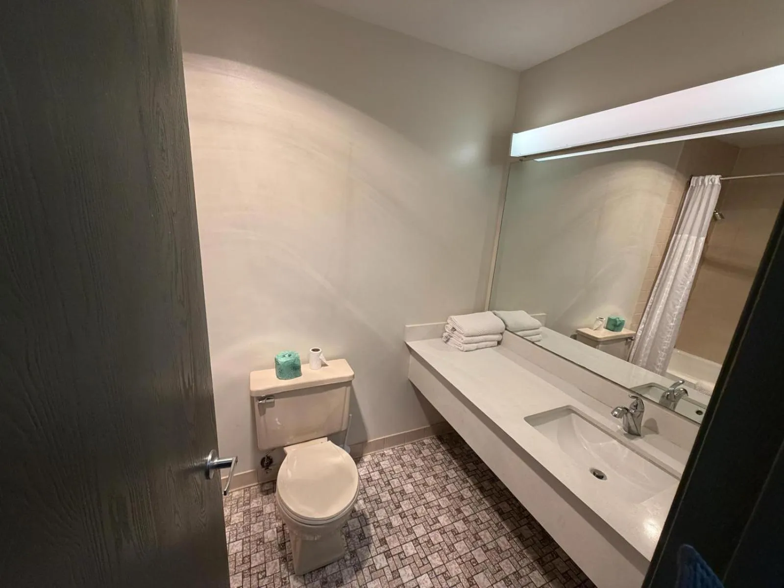 University Inn & Suites