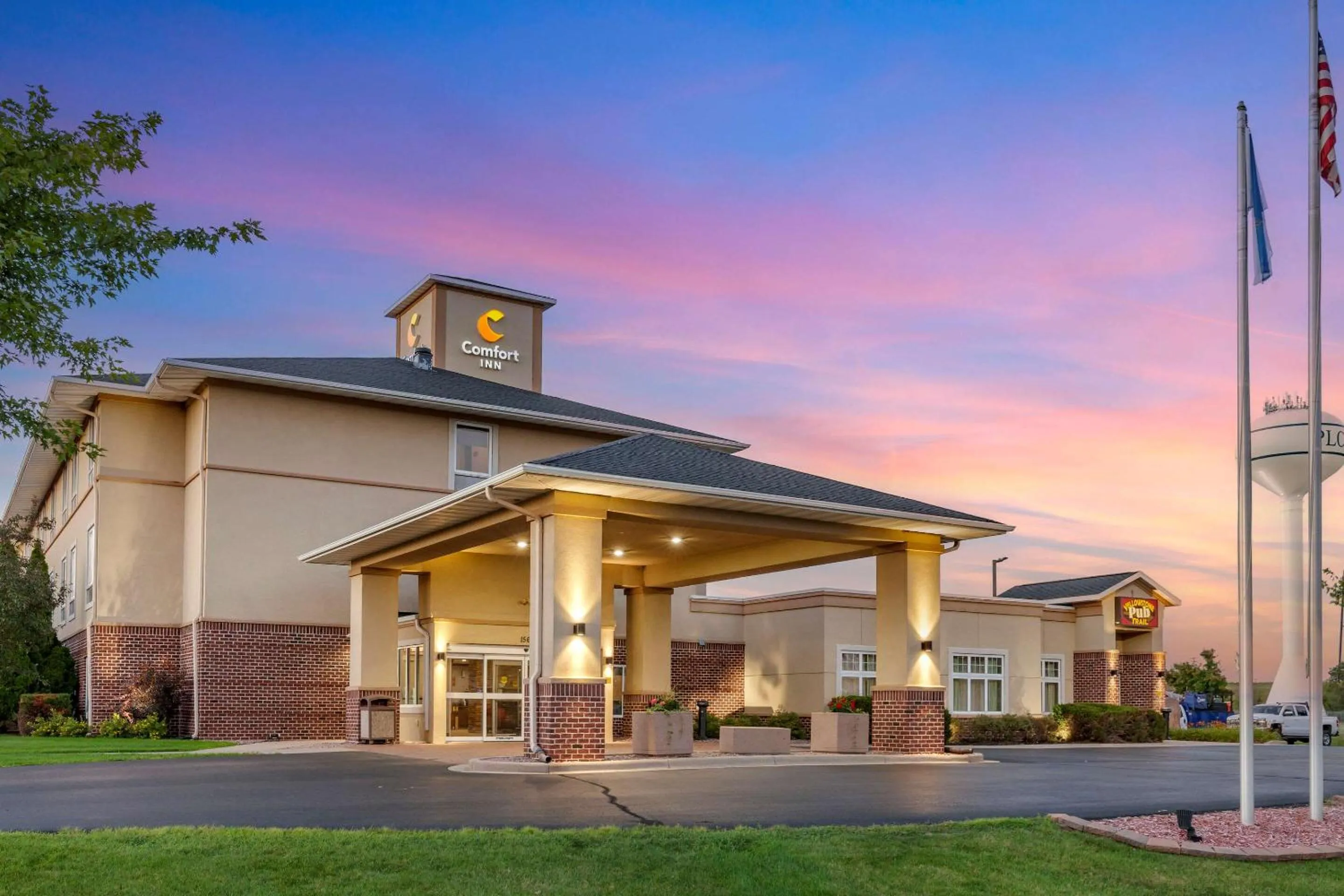 Property building in Comfort Inn Plover-Stevens Point