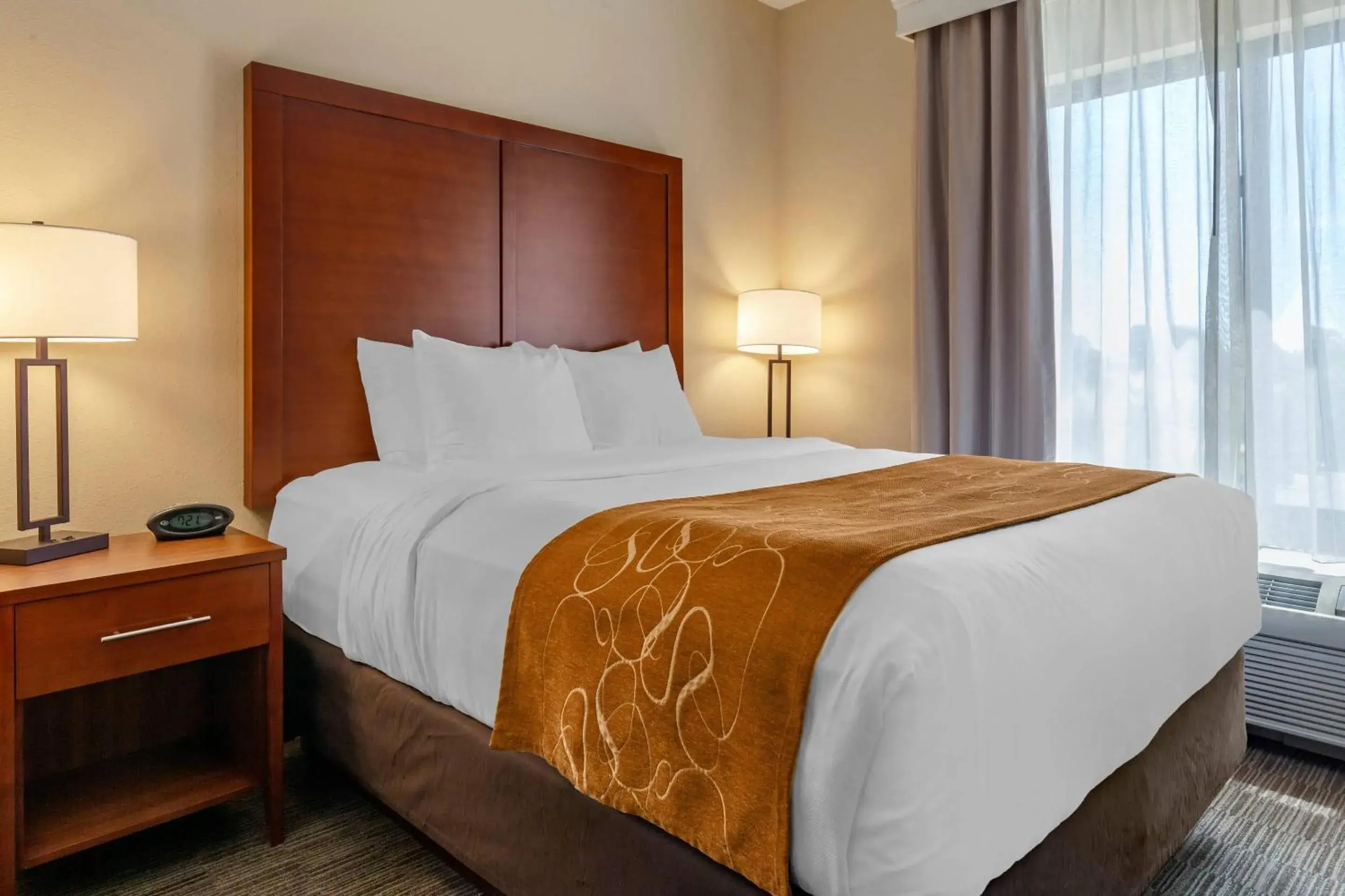 Queen Suite - Non-Smoking in Comfort Suites Oshkosh West Queen Suite - Non-Smoking in Comfort Suites Oshkosh West