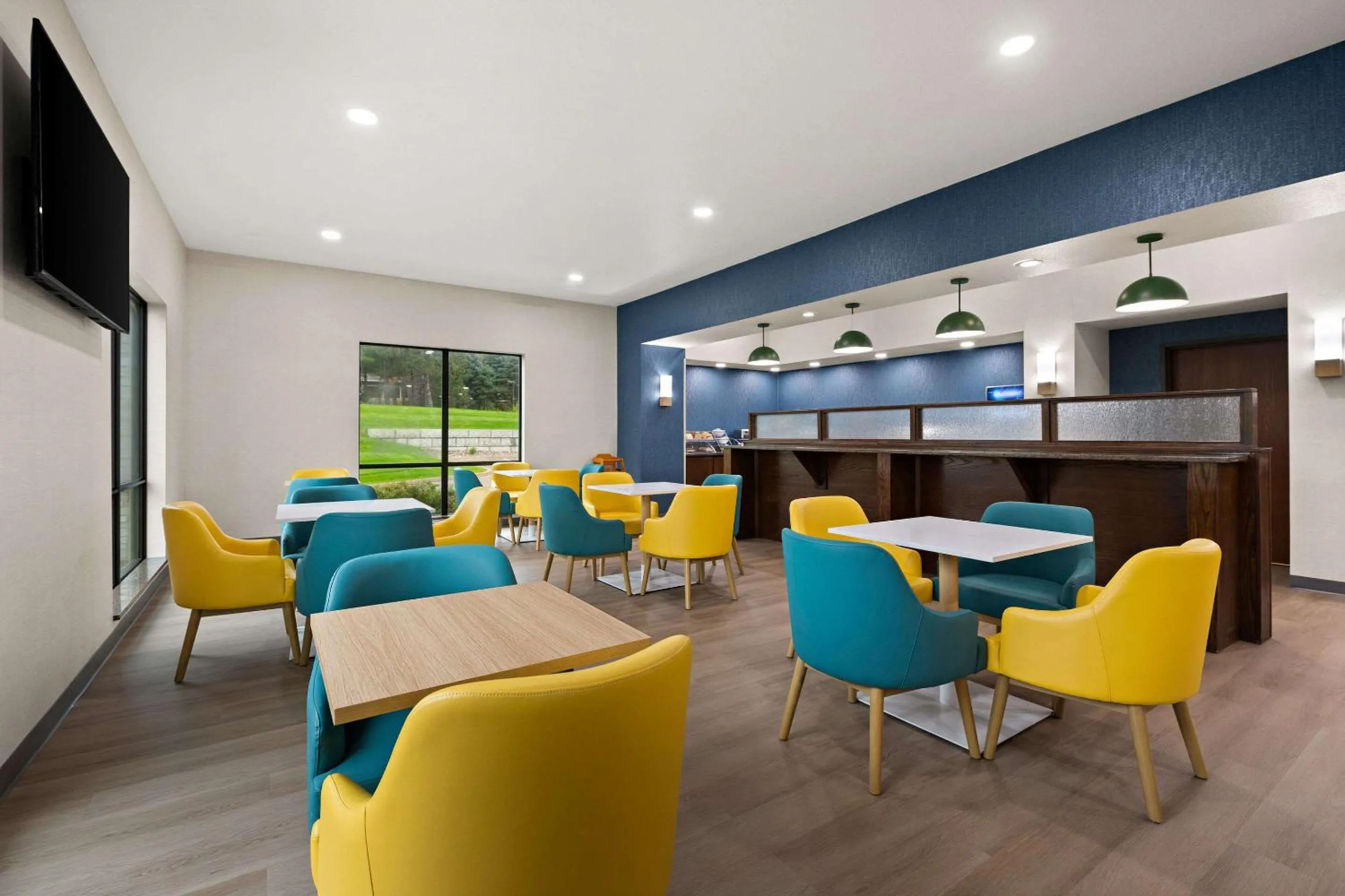 Breakfast in Comfort Suites Hudson I-94