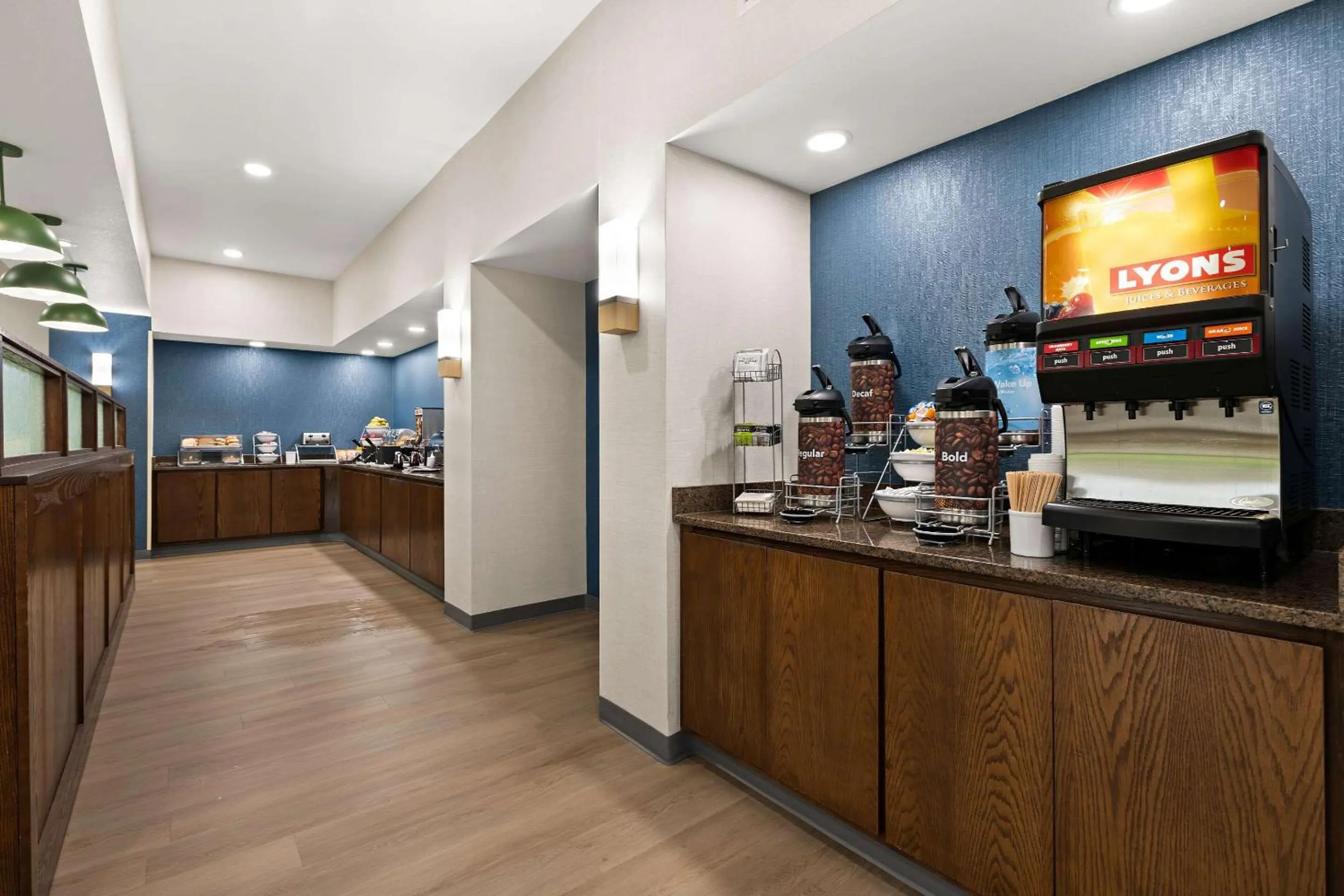 Breakfast in Comfort Suites Hudson I-94