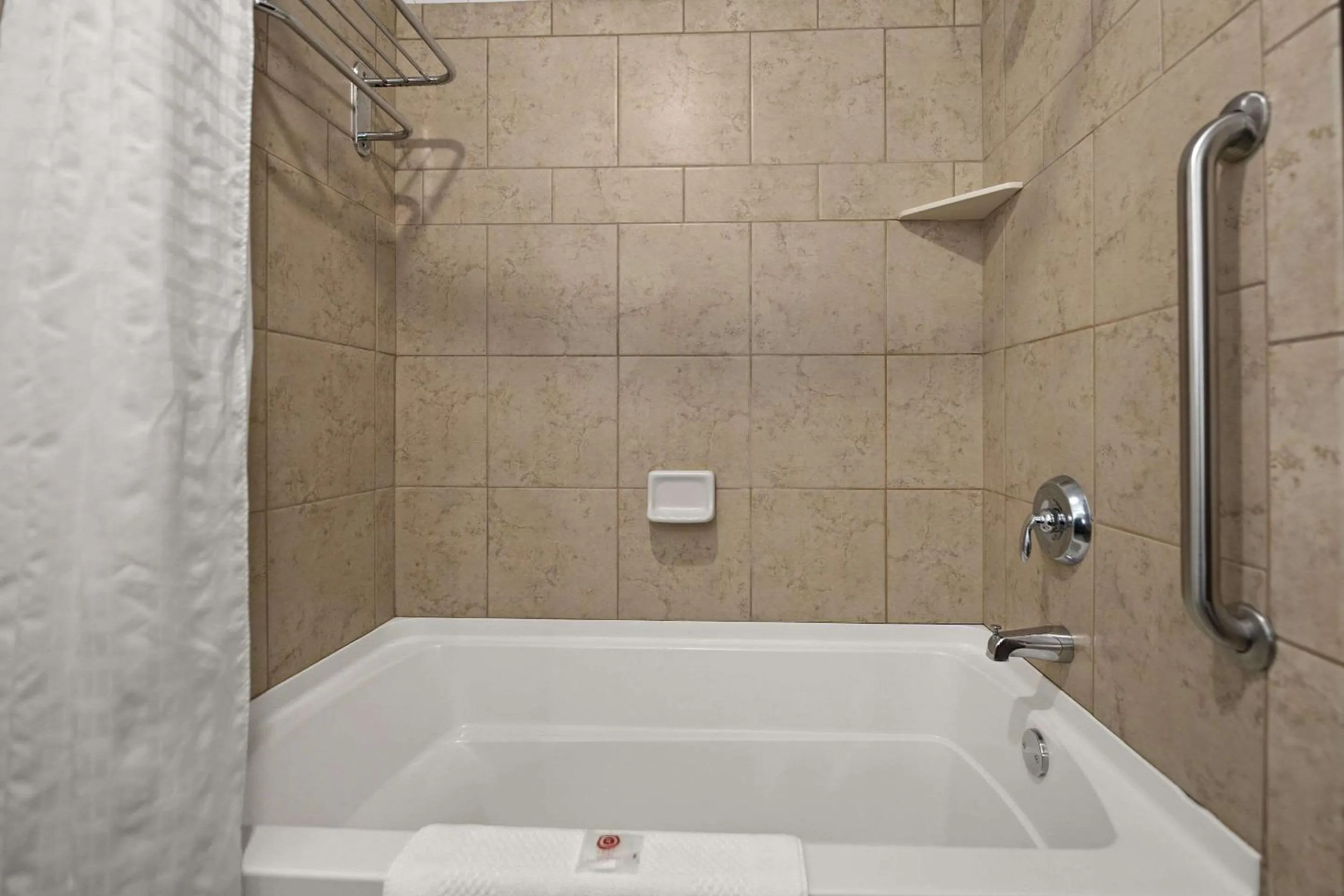 Bedroom in Comfort Suites Hudson I-94