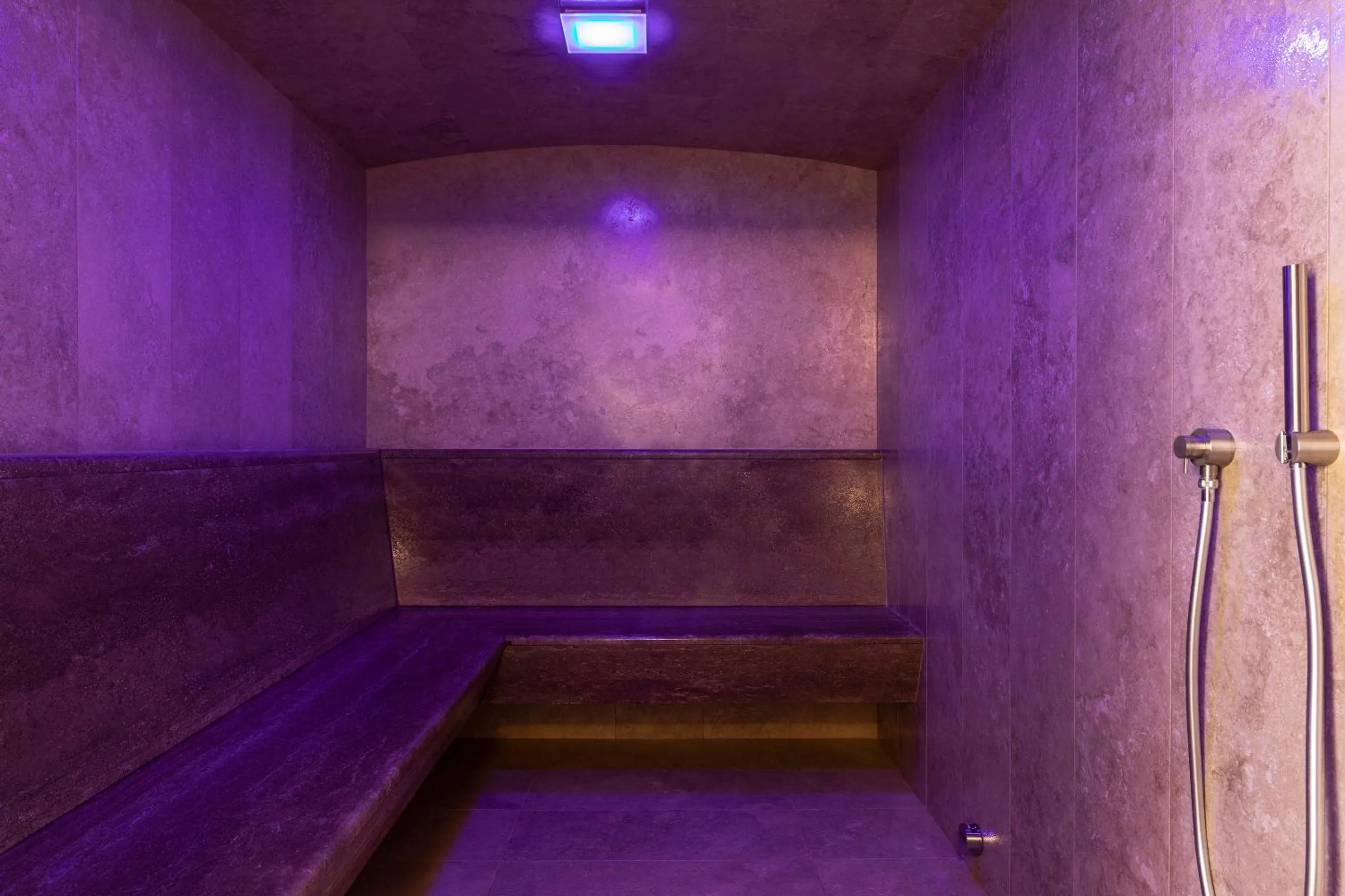 Massage in Capanna Suites