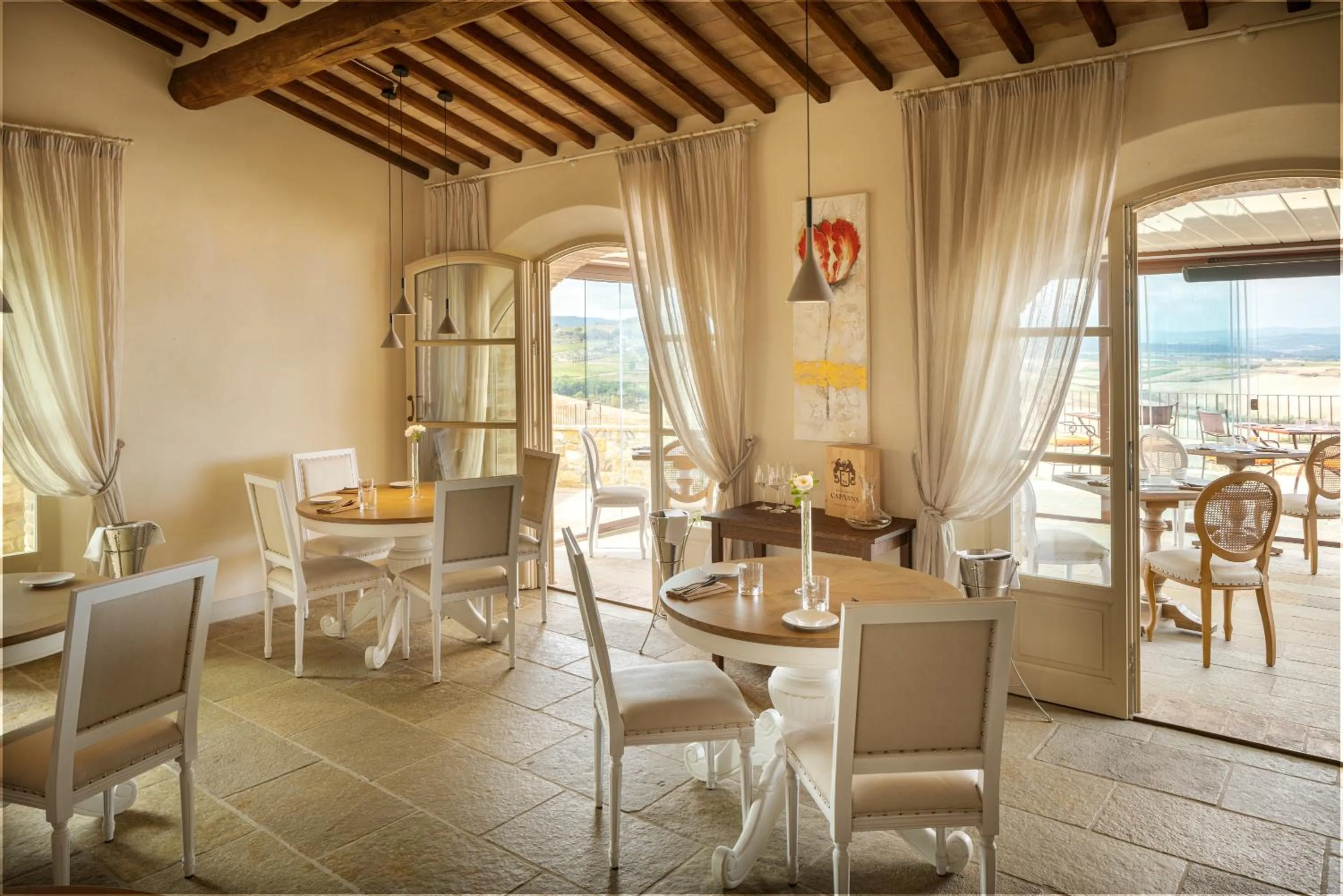 Restaurant/places to eat in Capanna Suites