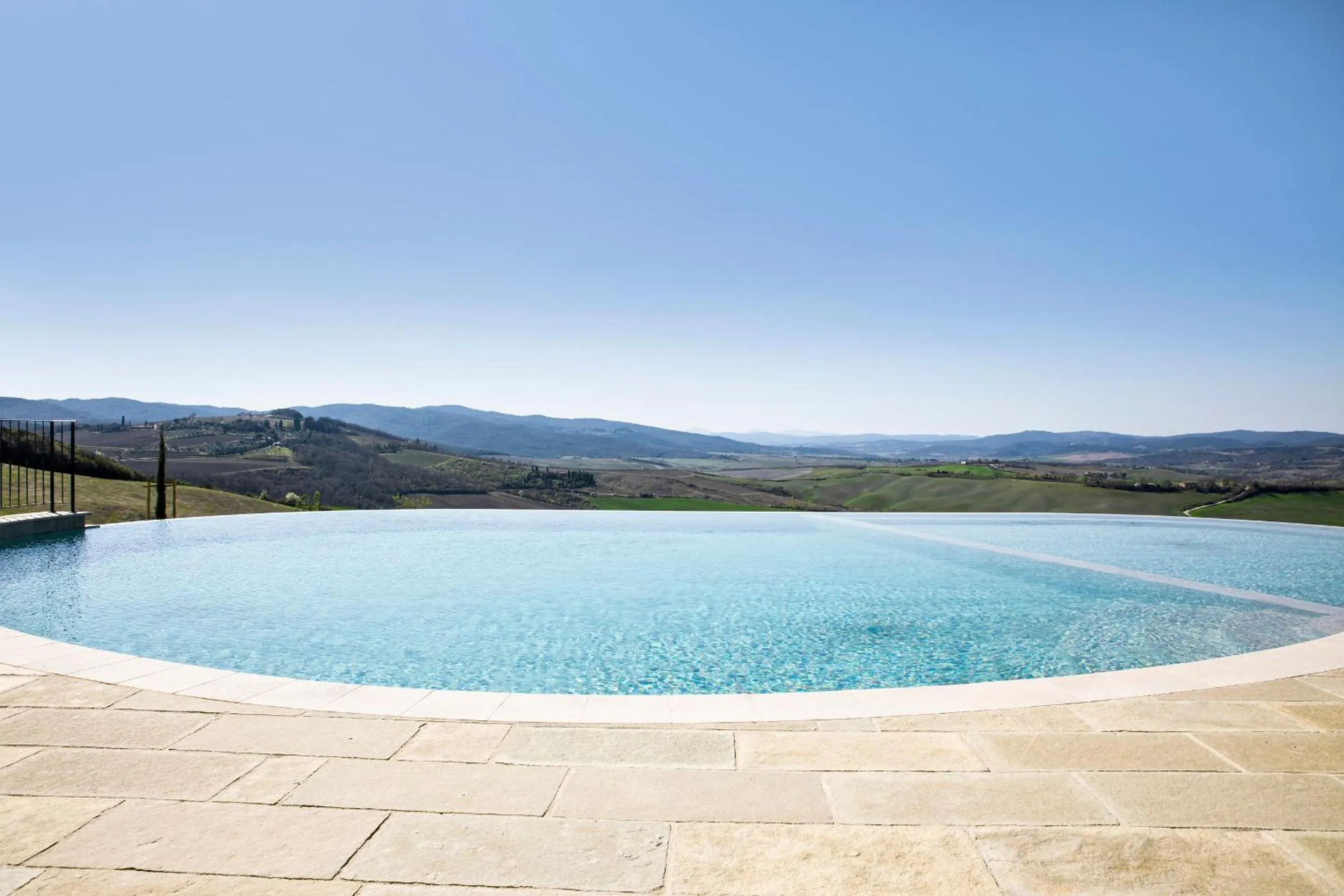 Swimming pool in Capanna Suites