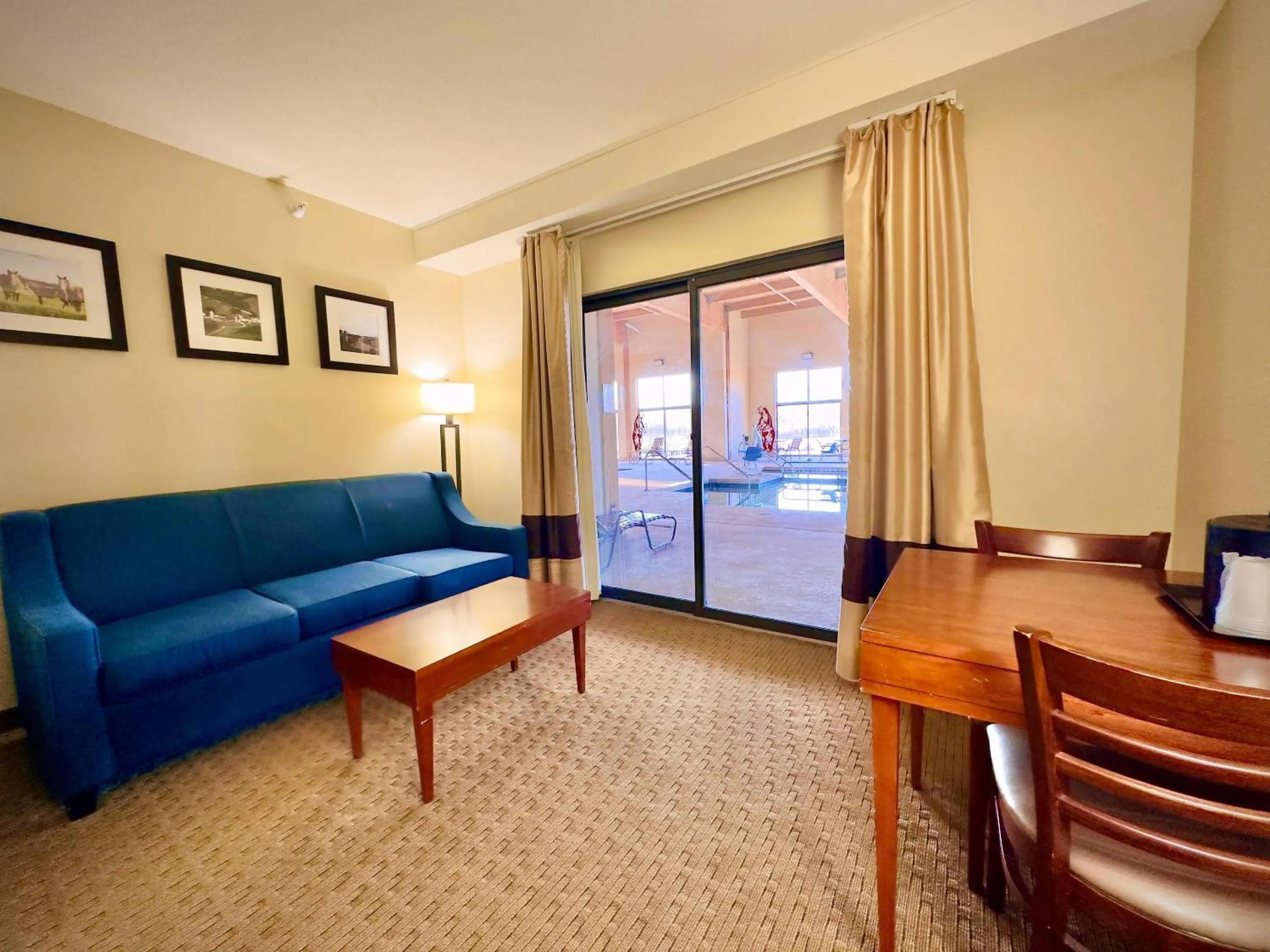 Bedroom in Comfort Inn & Suites Black River Falls I-94