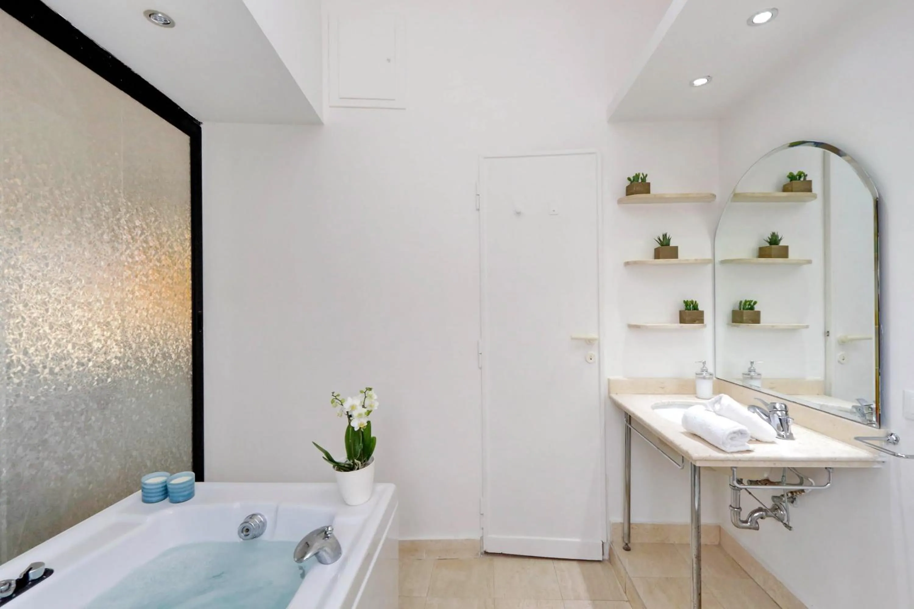 Bathroom in Merulana Suite S.Peter