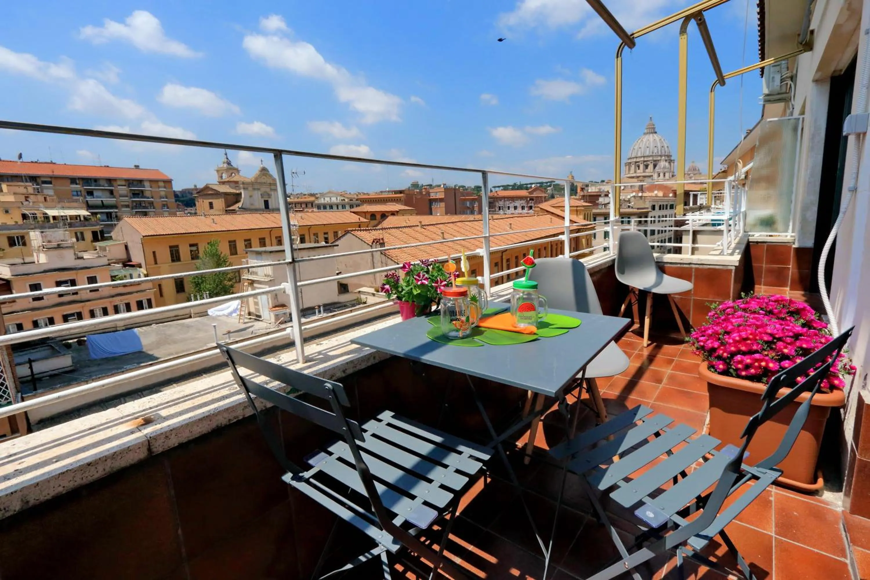 Balcony/Terrace in Merulana Suite S.Peter