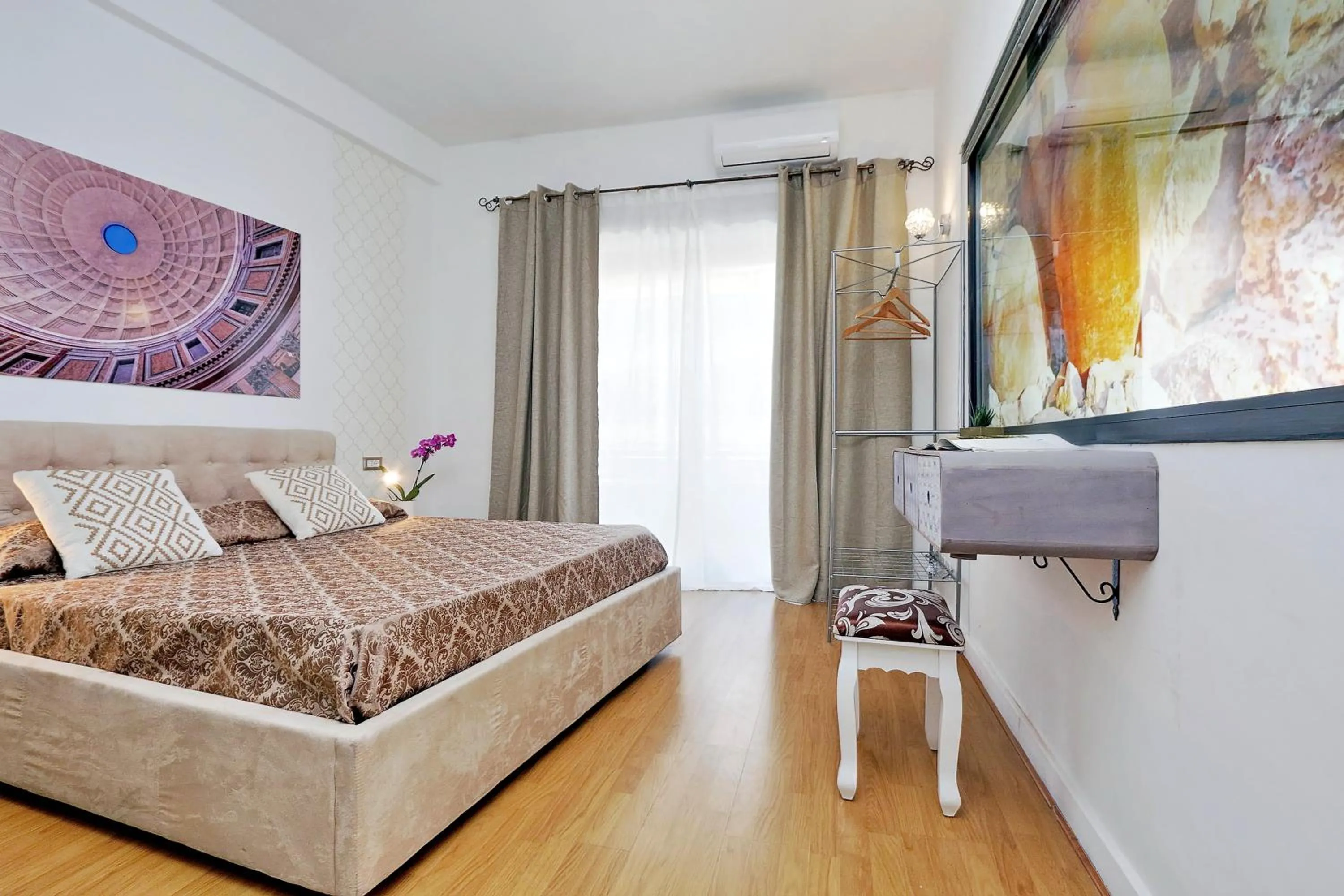 Bedroom, Bed in Merulana Suite S.Peter