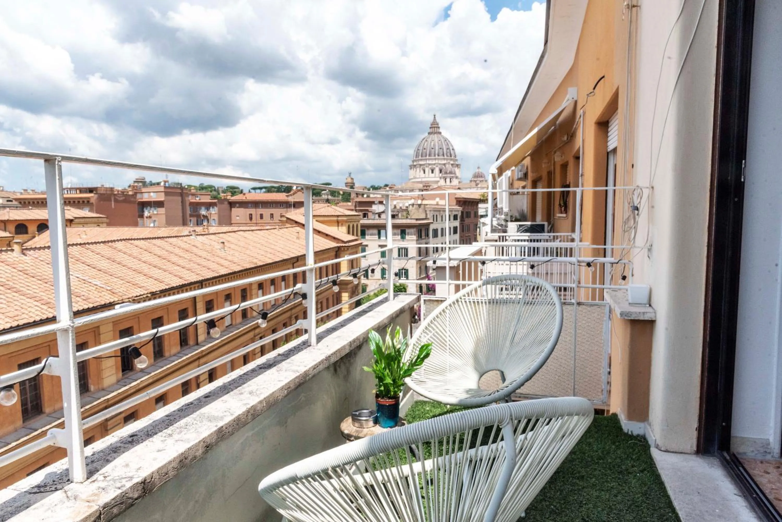 Balcony/Terrace in Merulana Suite S.Peter