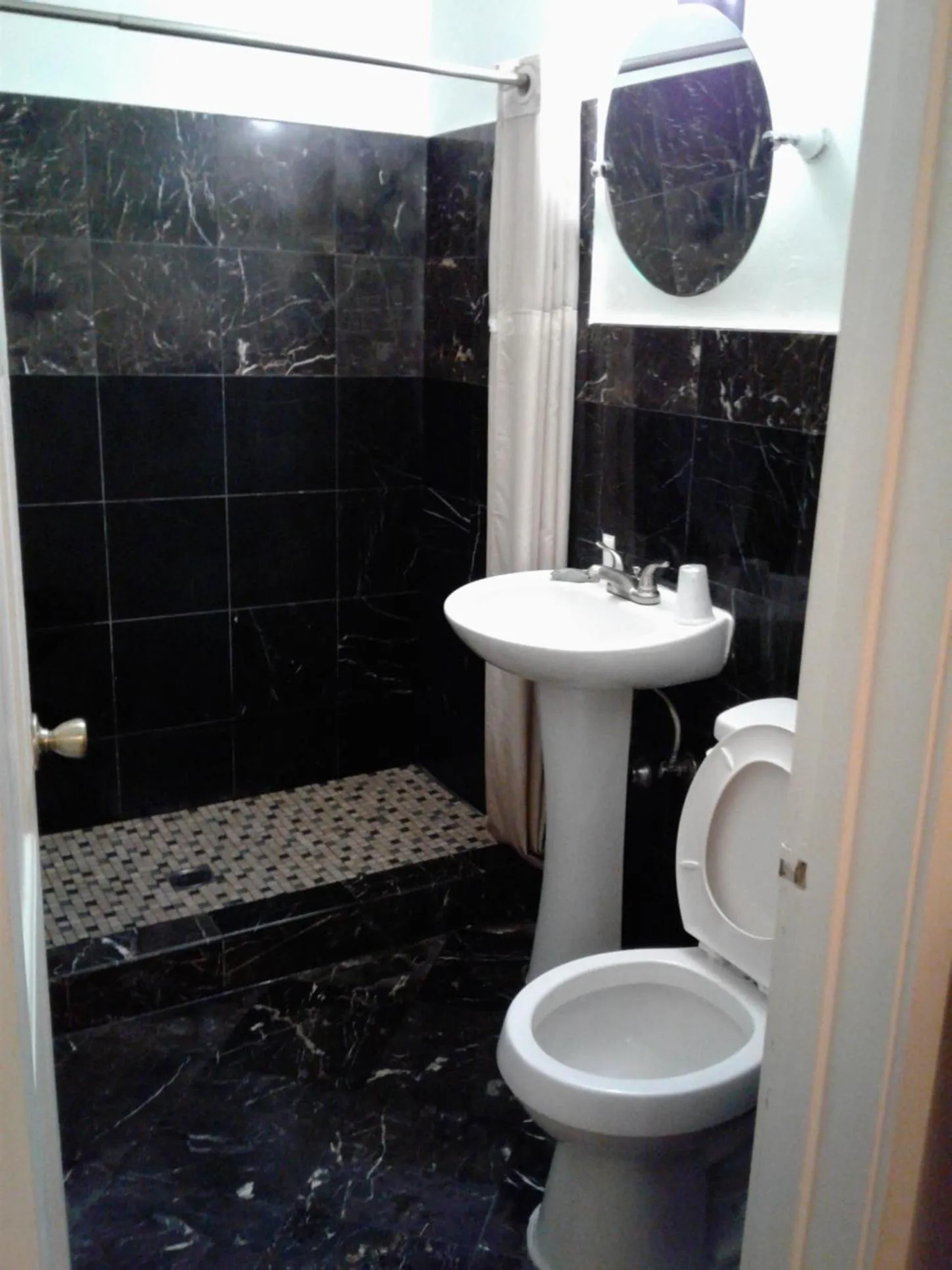 Shower in Sterling Gardens