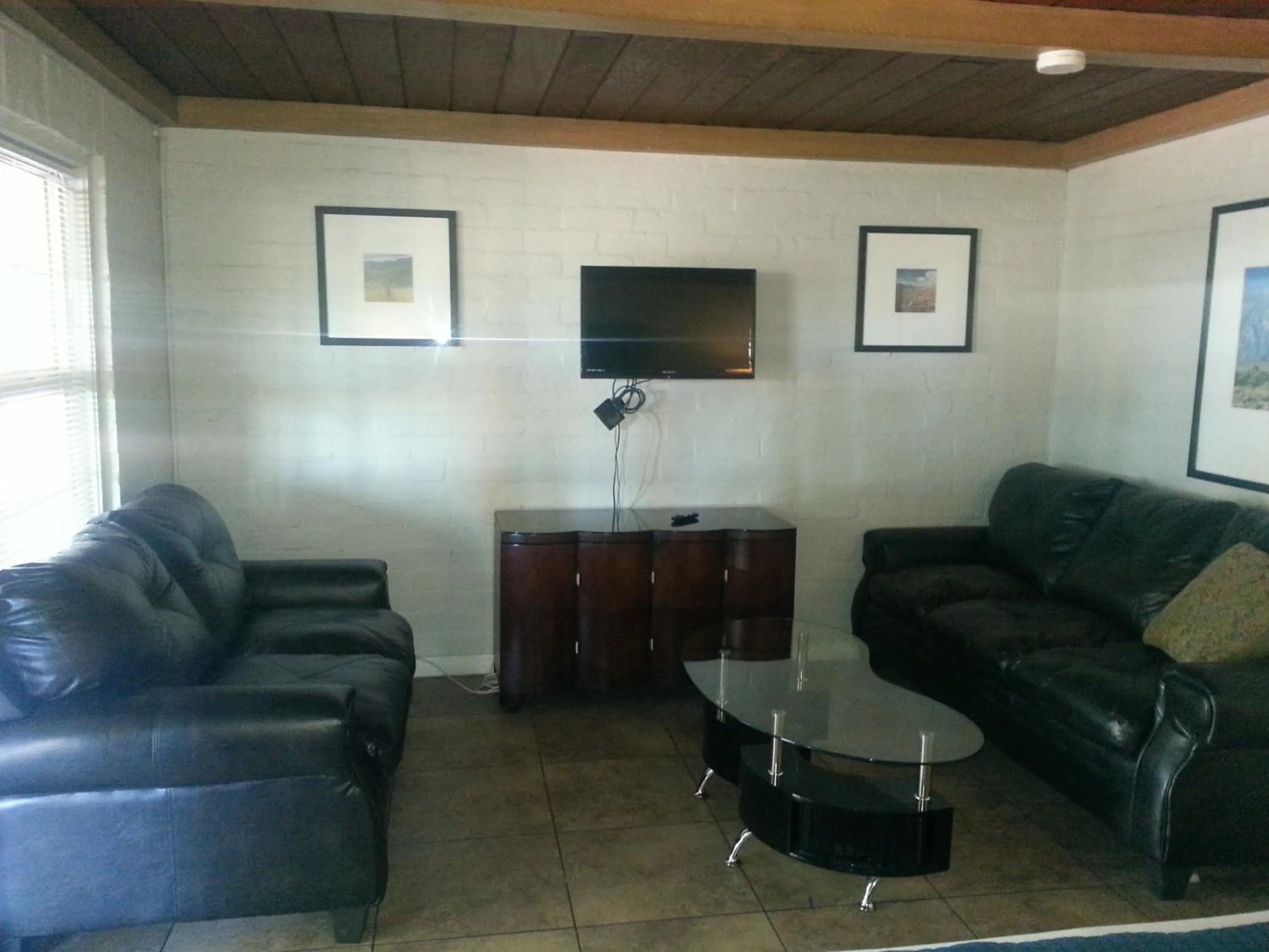 Seating area in Sterling Gardens