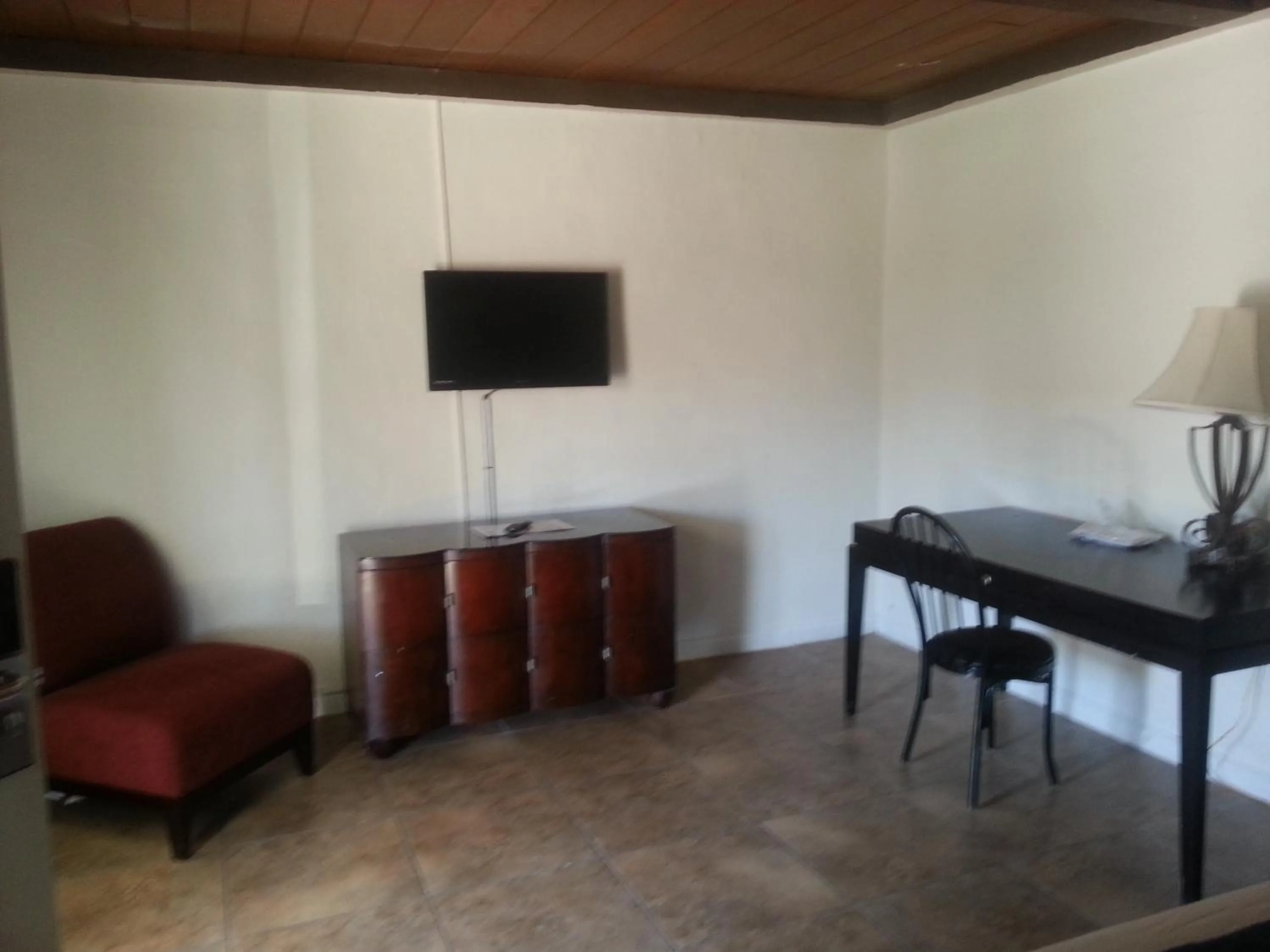 TV and multimedia in Sterling Gardens