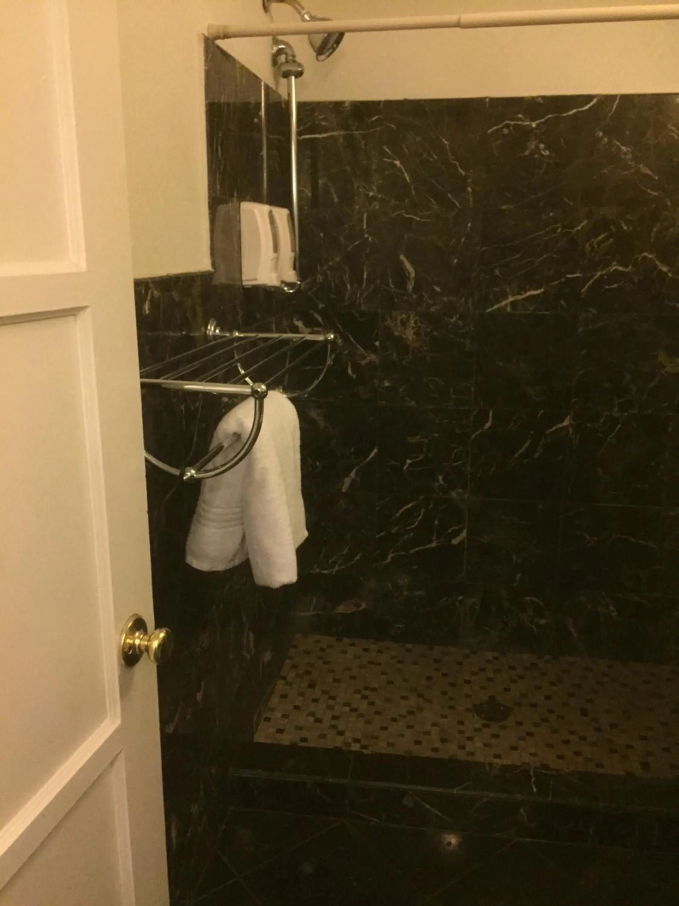 Shower in Sterling Gardens