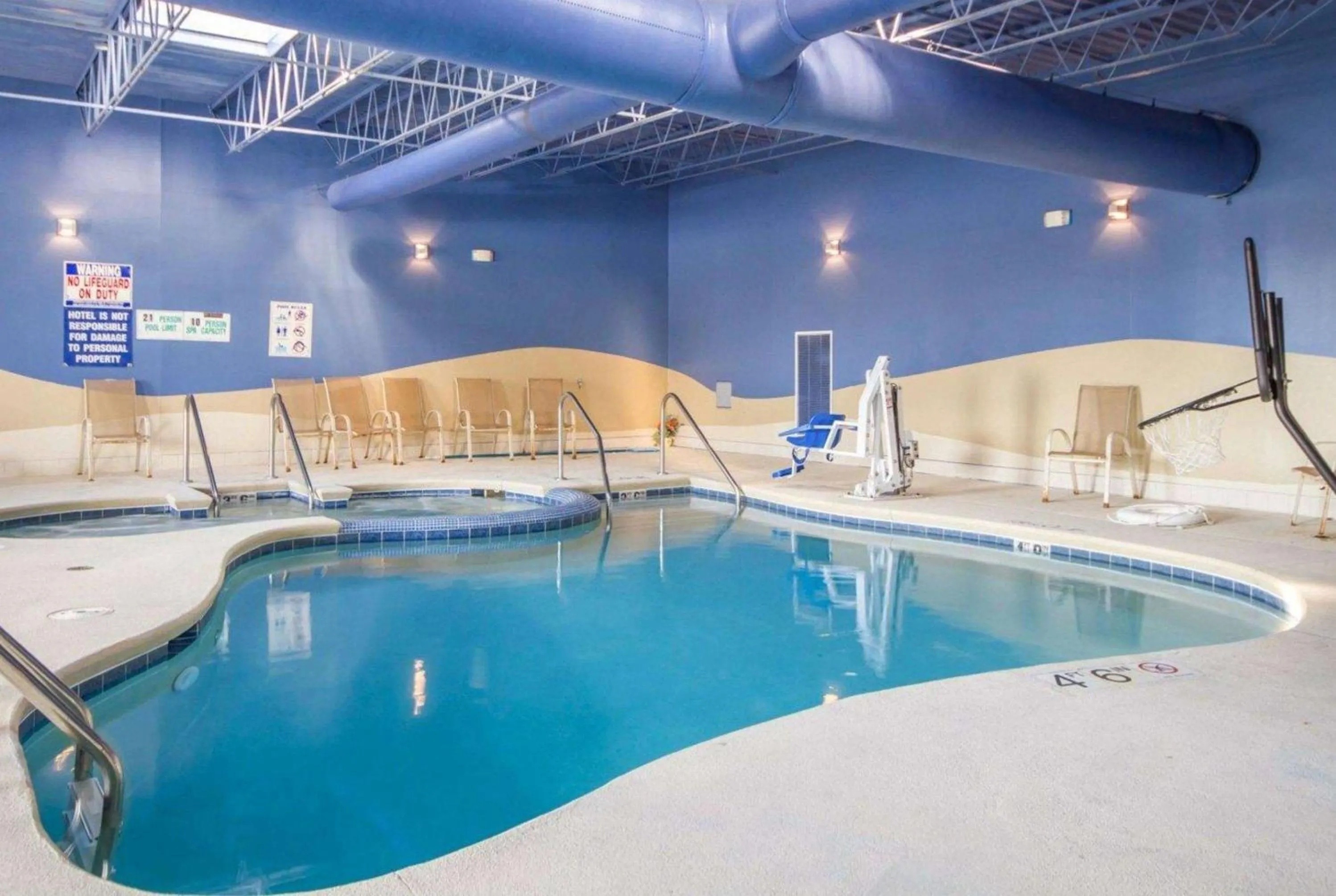 Swimming pool in Wingate by Wyndham Sheboygan