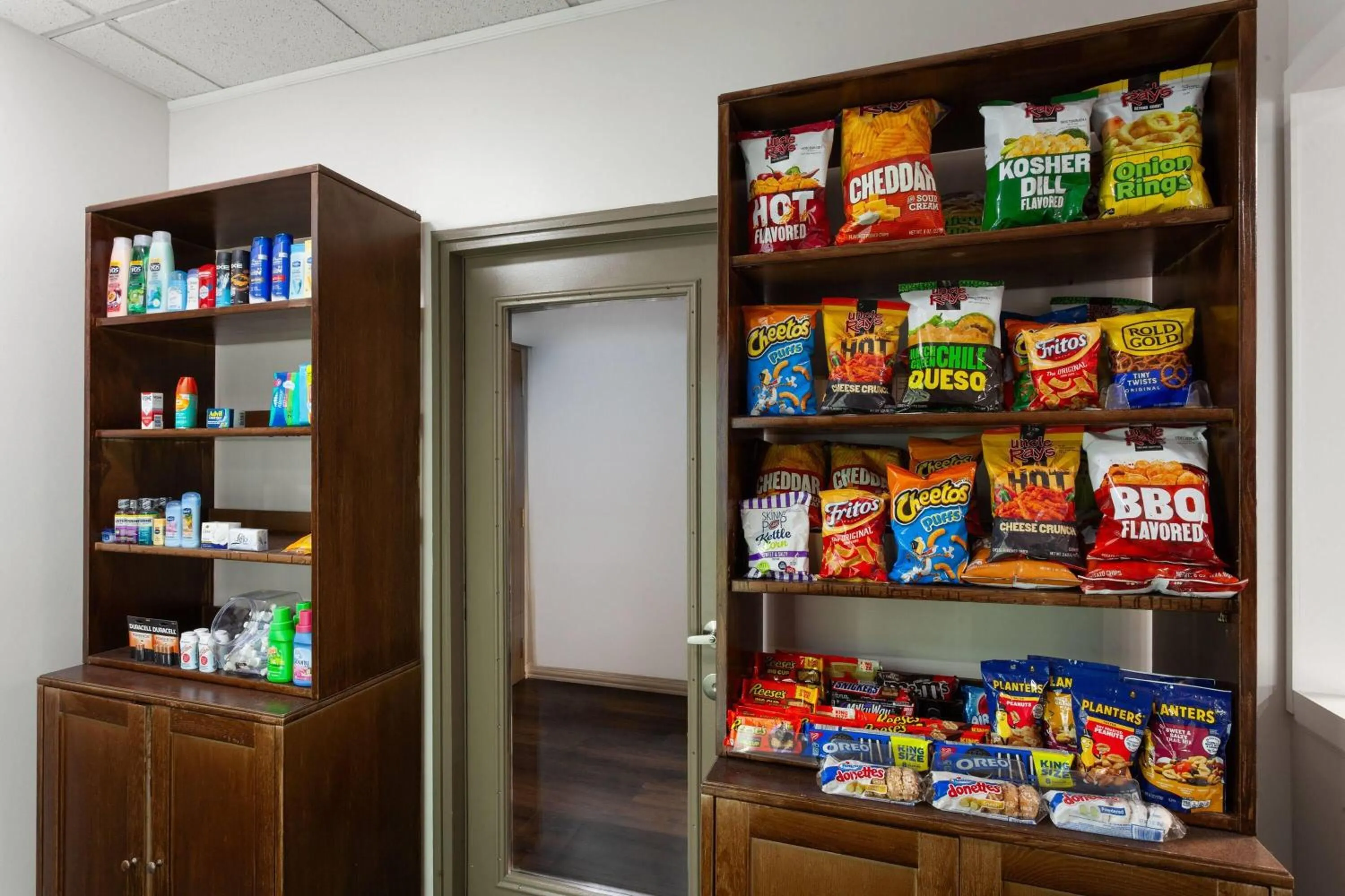 On-site shops in Wingate by Wyndham Sheboygan