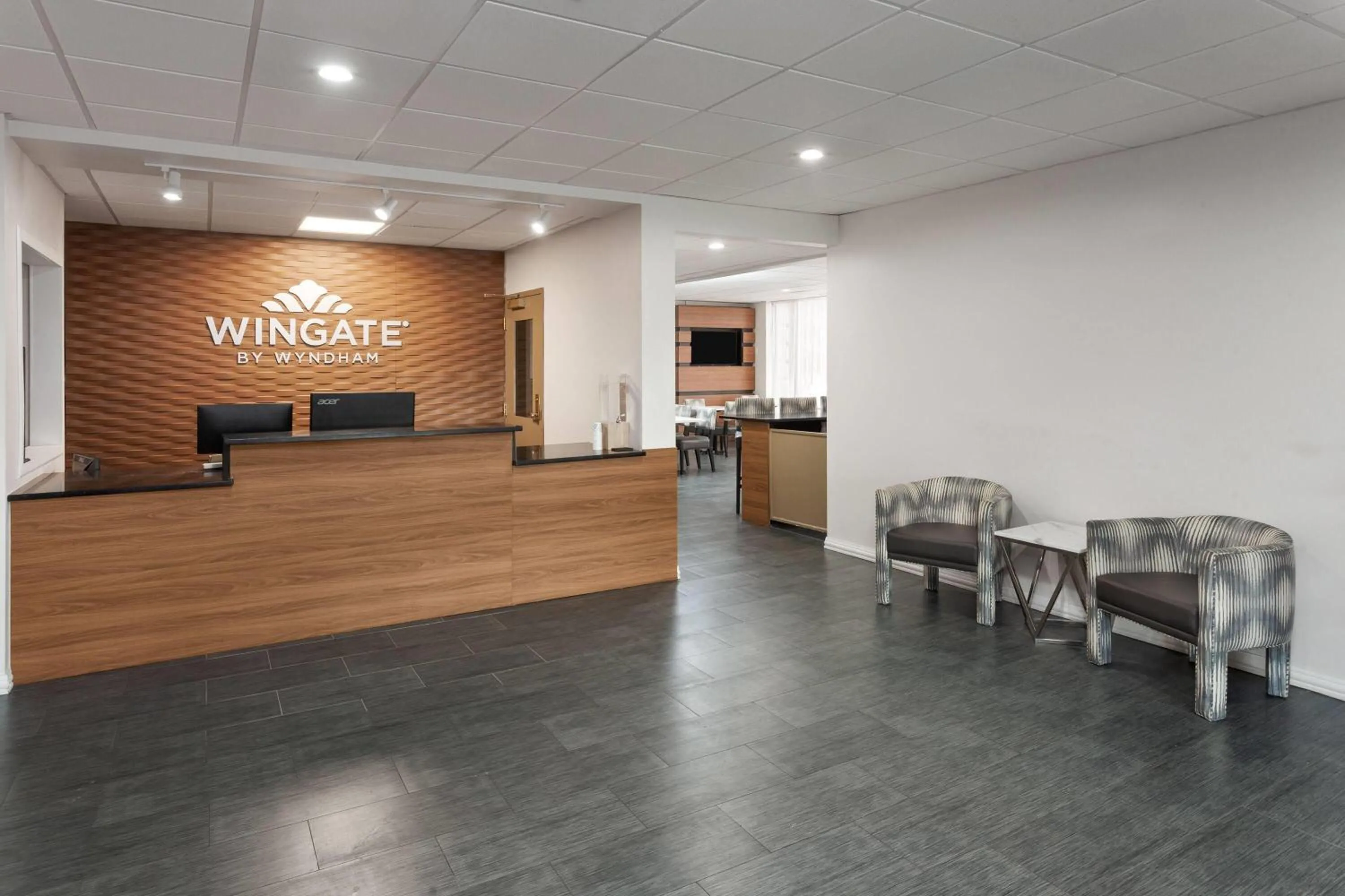 Lobby or reception in Wingate by Wyndham Sheboygan