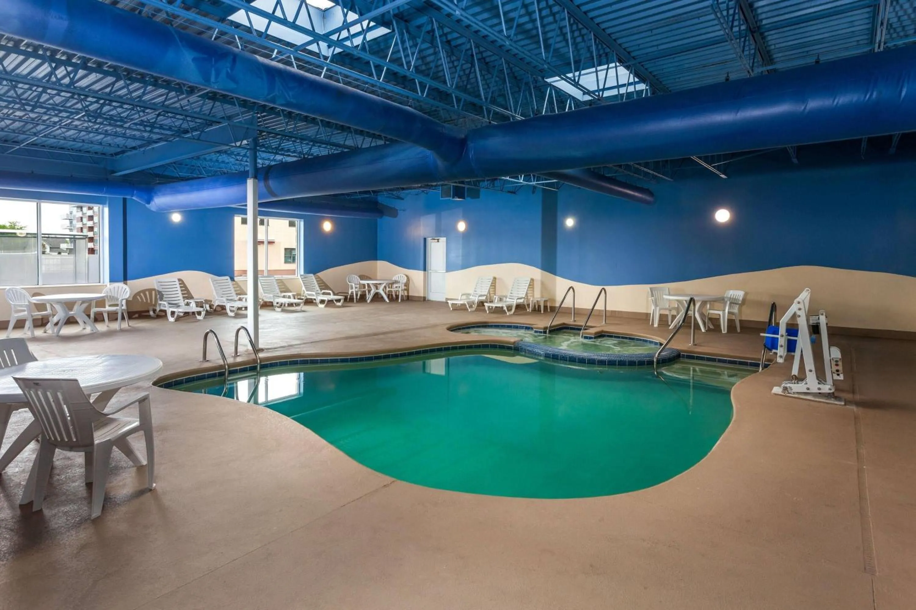 Swimming pool in Wingate by Wyndham Sheboygan