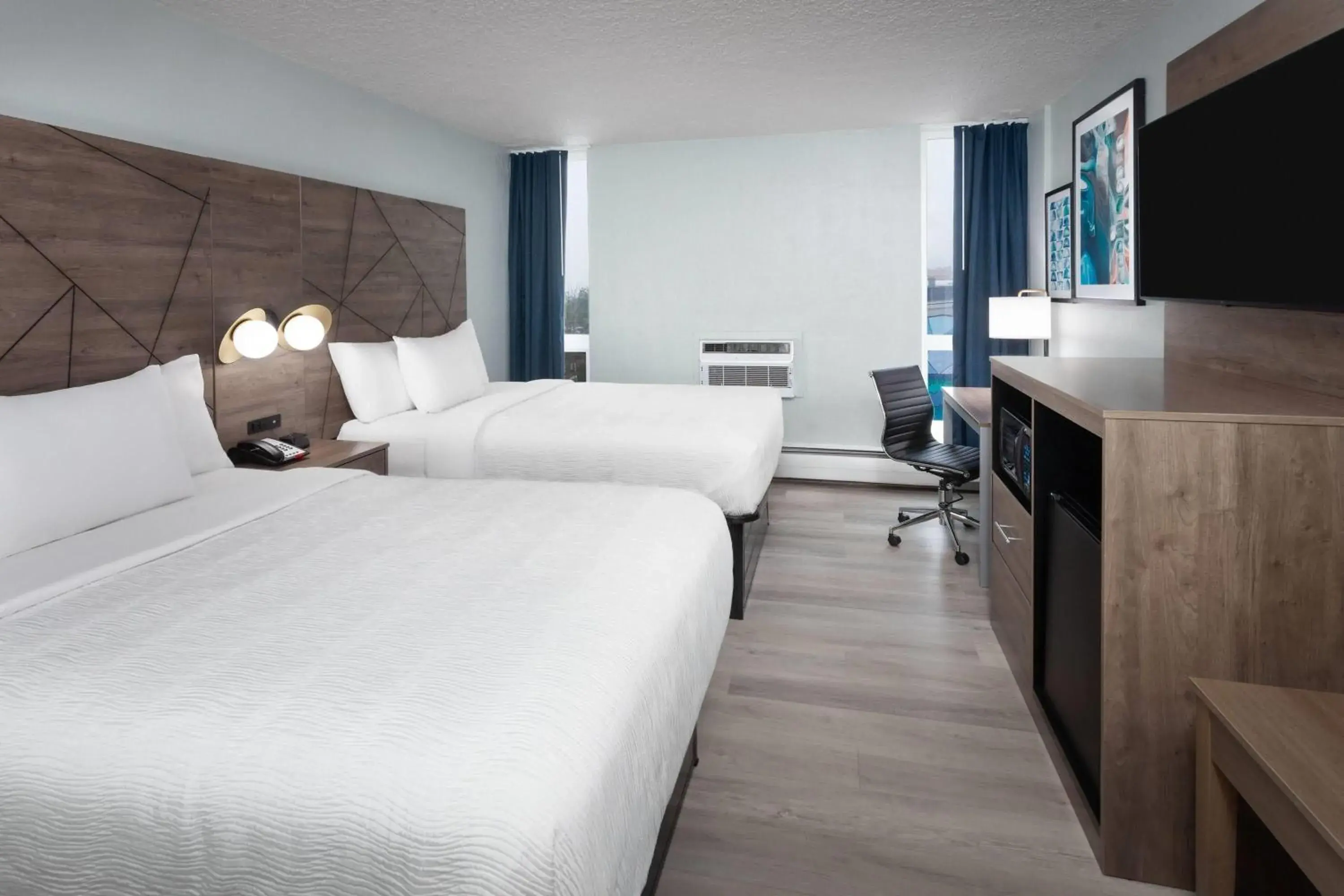 Double Room with Two Double Beds - Non-Smoking in Wingate by Wyndham Sheboygan Double Room with Two Double Beds - Non-Smoking in Wingate by Wyndham Sheboygan