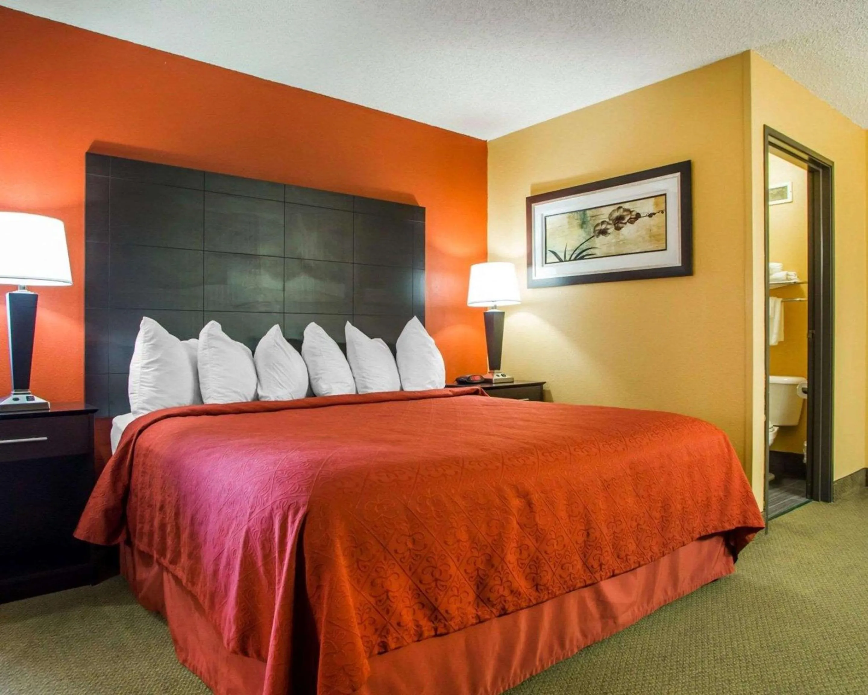 Photo of the whole room, Bed in Quality Inn & Suites Kimberly - Appleton East