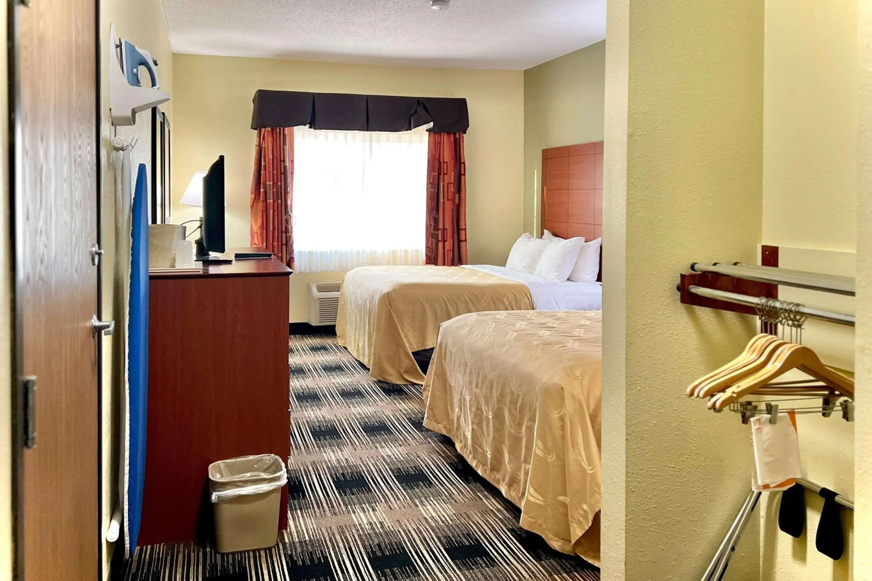 Bedroom, Bed in Quality Inn & Suites Wisconsin Dells Downtown - Waterparks Area