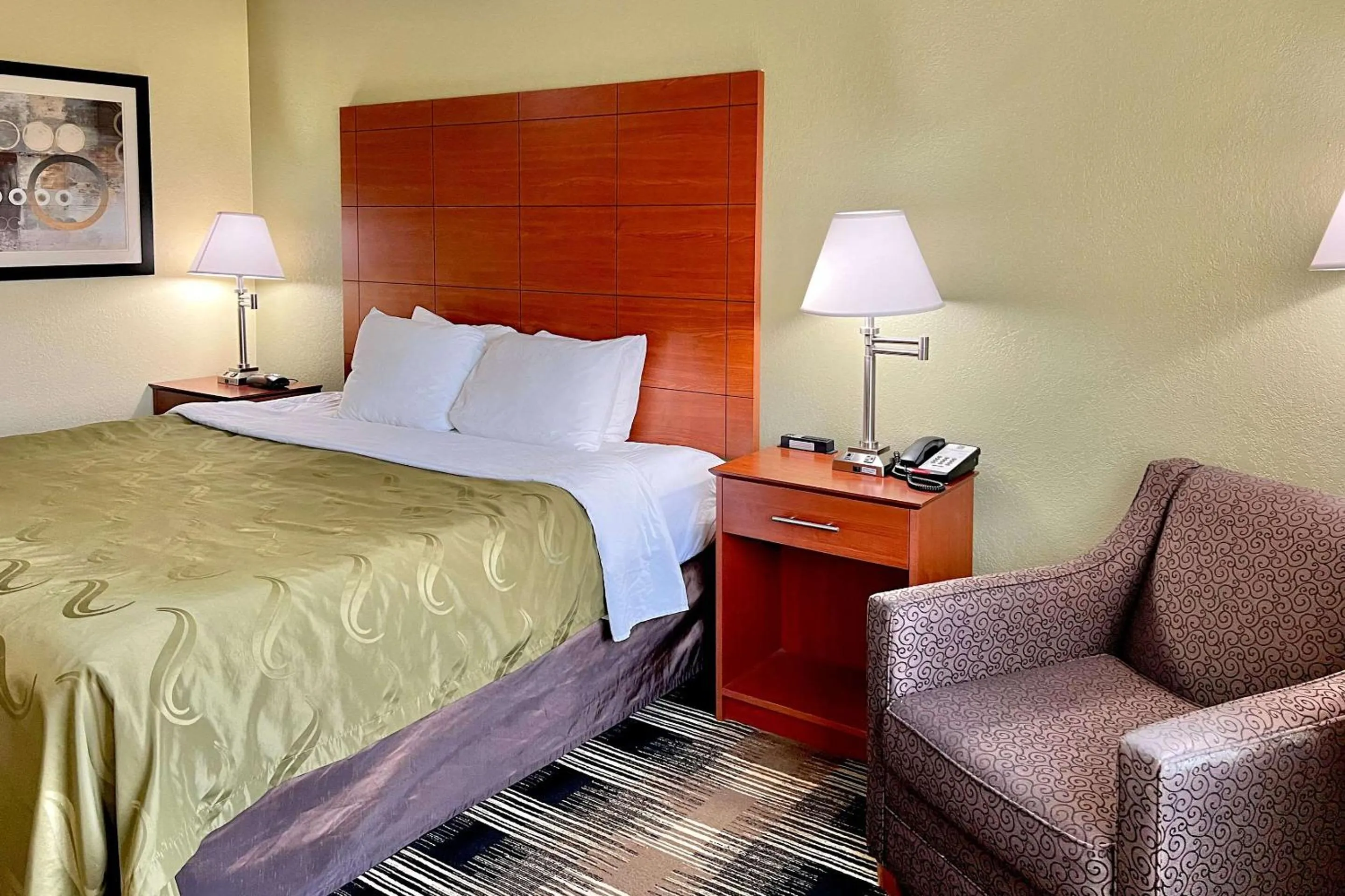 Bedroom, Bed in Quality Inn & Suites Wisconsin Dells Downtown - Waterparks Area