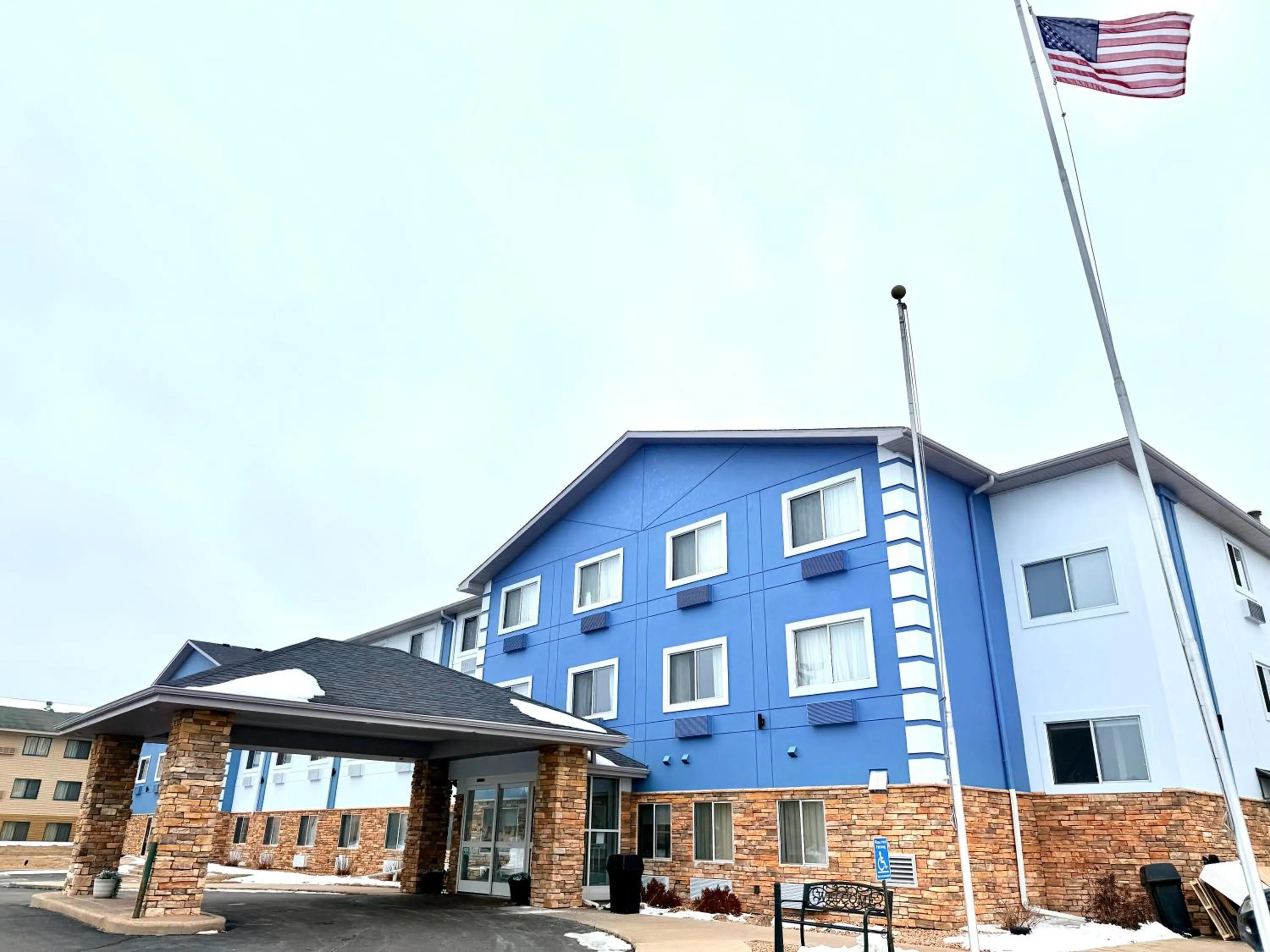 Quality Inn & Suites Wisconsin Dells Downtown - Waterparks Area Newly renovated 2026