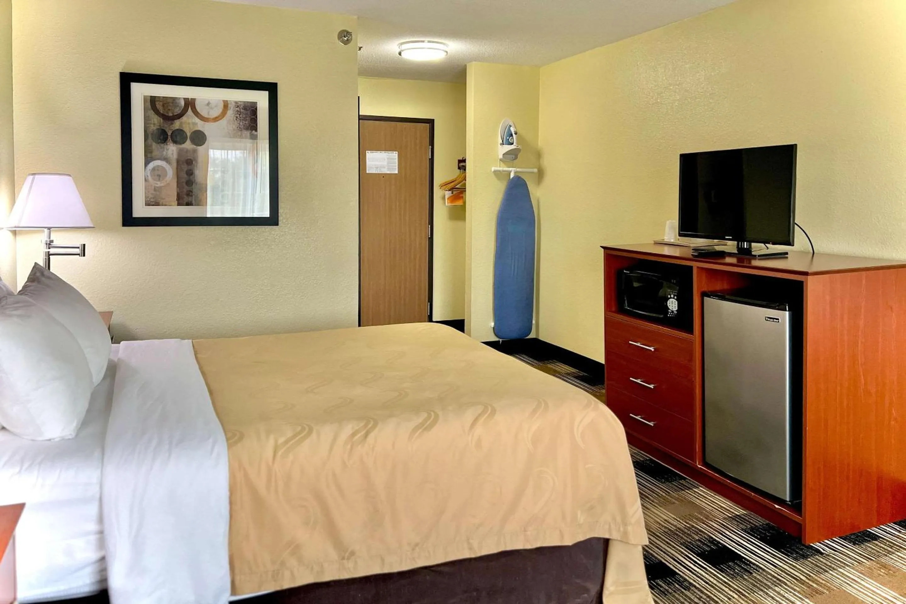 Bedroom, Bed in Quality Inn & Suites Wisconsin Dells Downtown - Waterparks Area