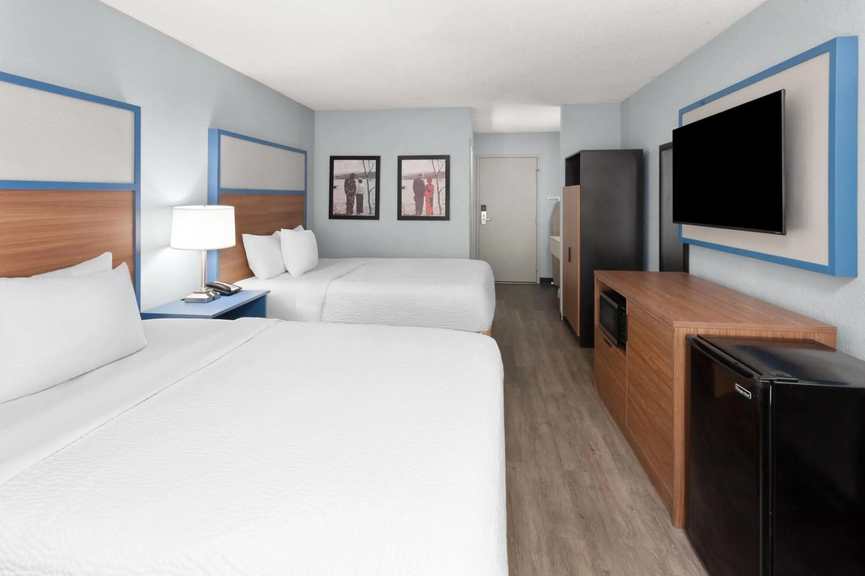 Photo of the whole room, Bed in AmericInn by Wyndham Reedsburg