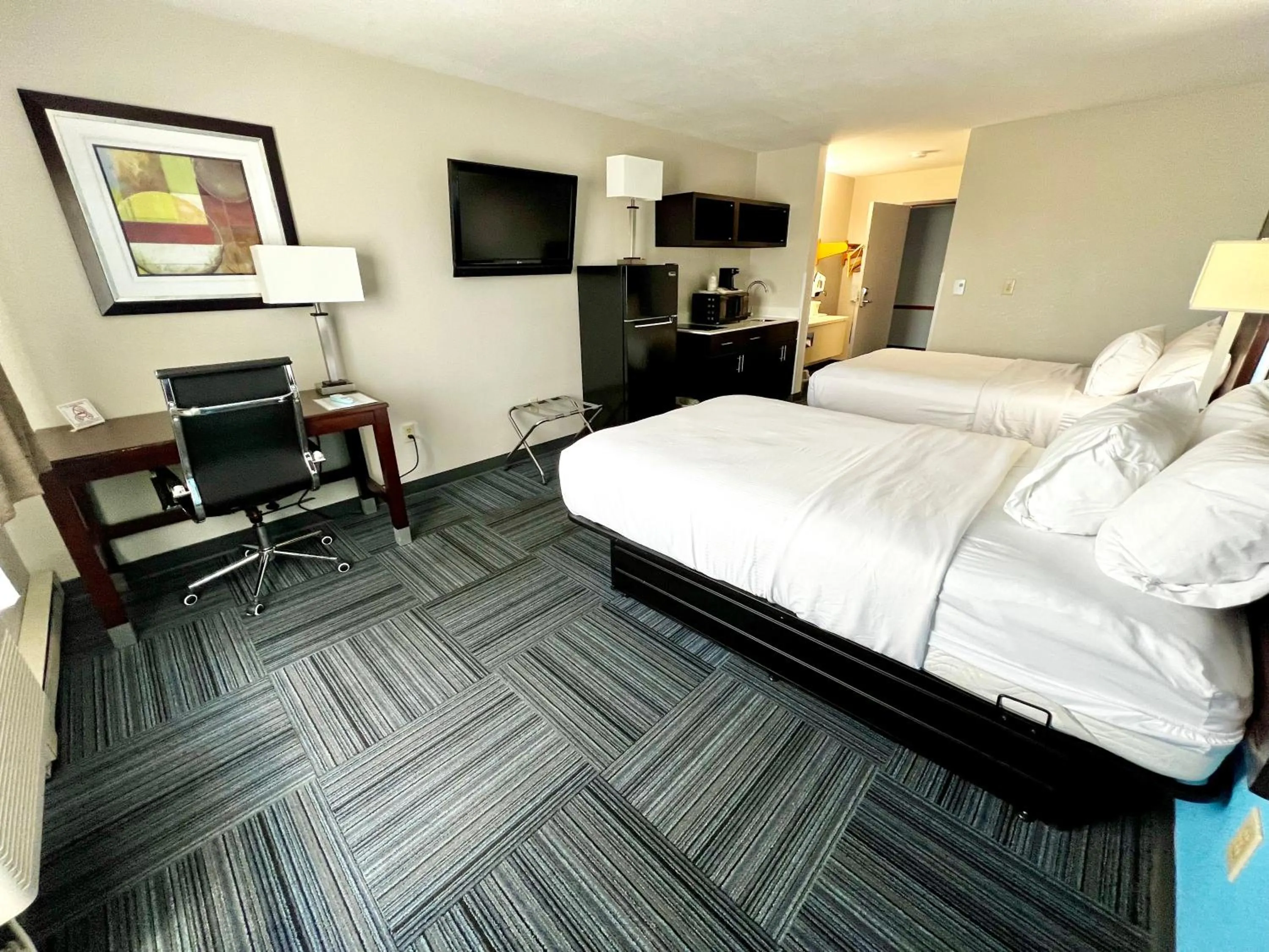 Bedroom, Bed in Baymont by Wyndham Marinette