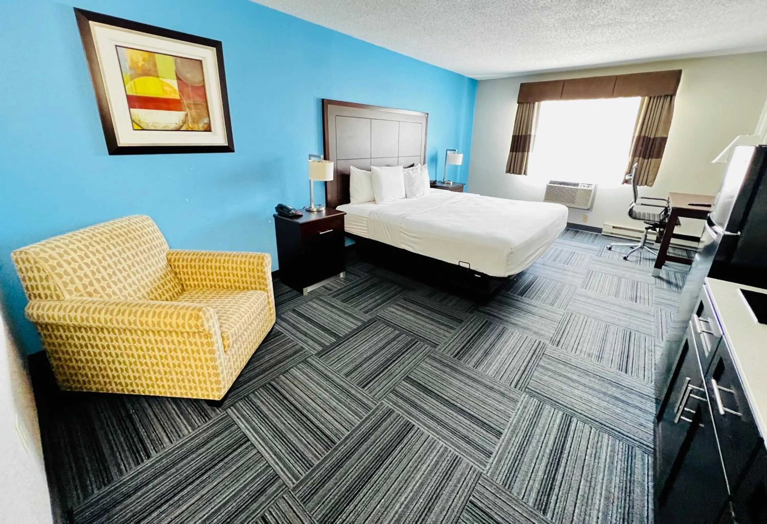 Bedroom, Bed in Baymont by Wyndham Marinette