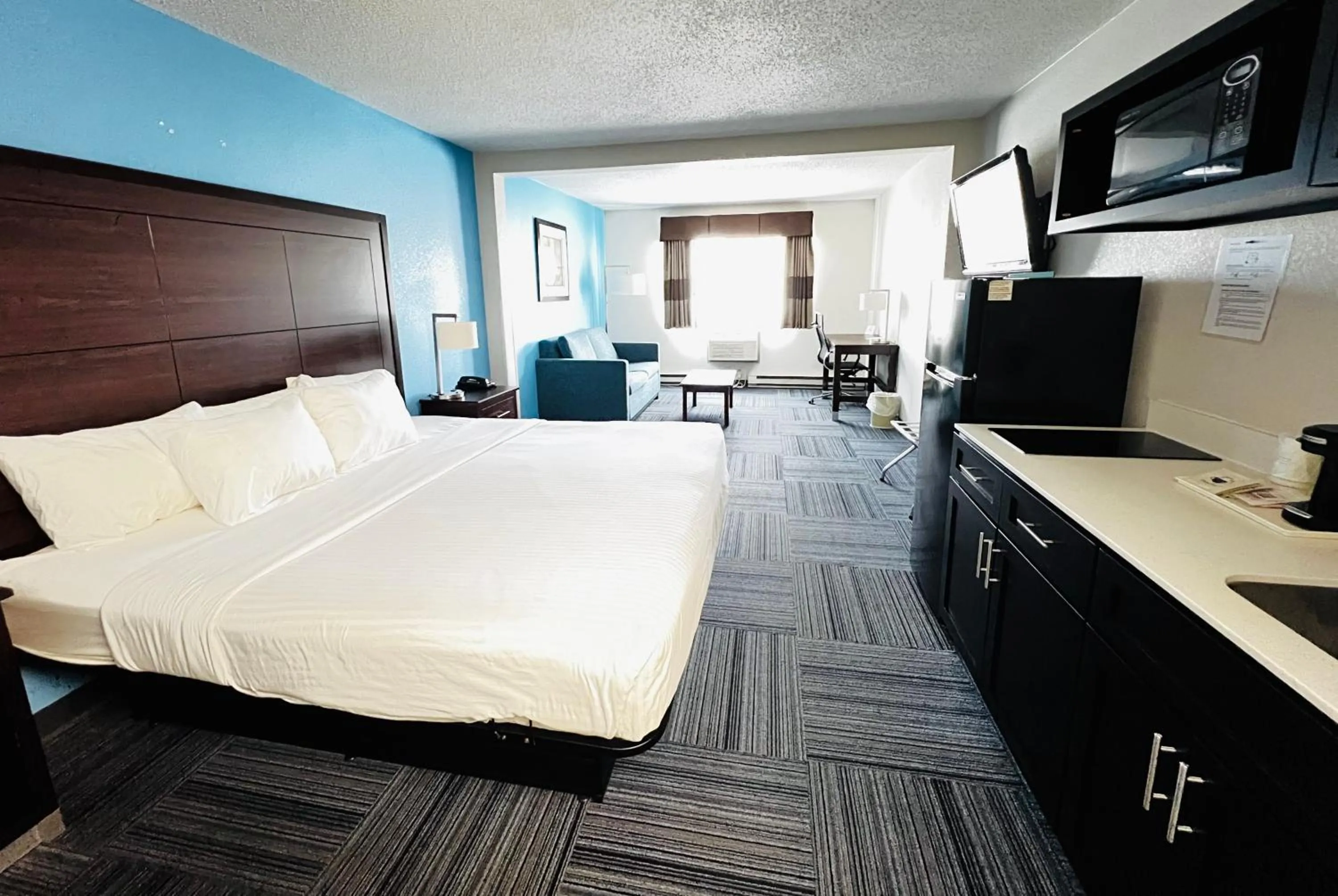 Bedroom, Bed in Baymont by Wyndham Marinette