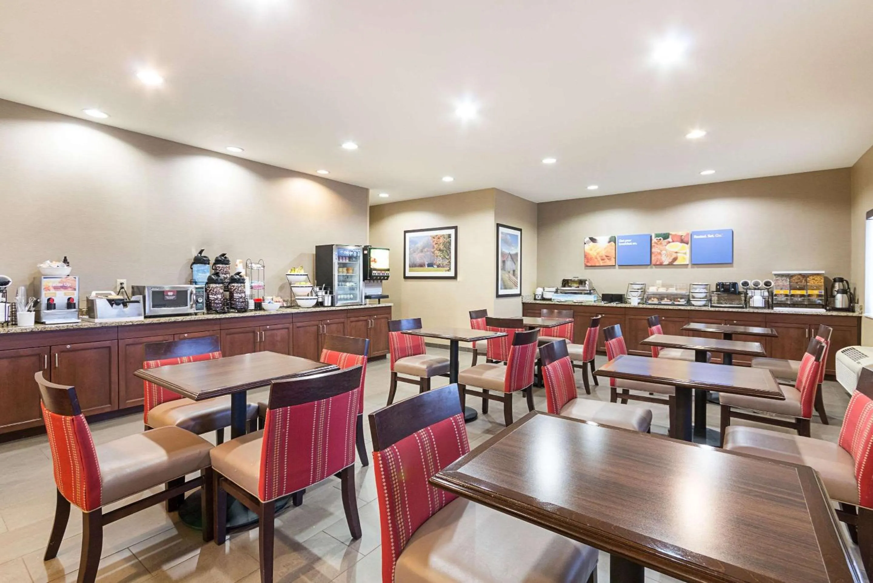 Restaurant/places to eat in Comfort Inn Barboursville near Huntington Mall area